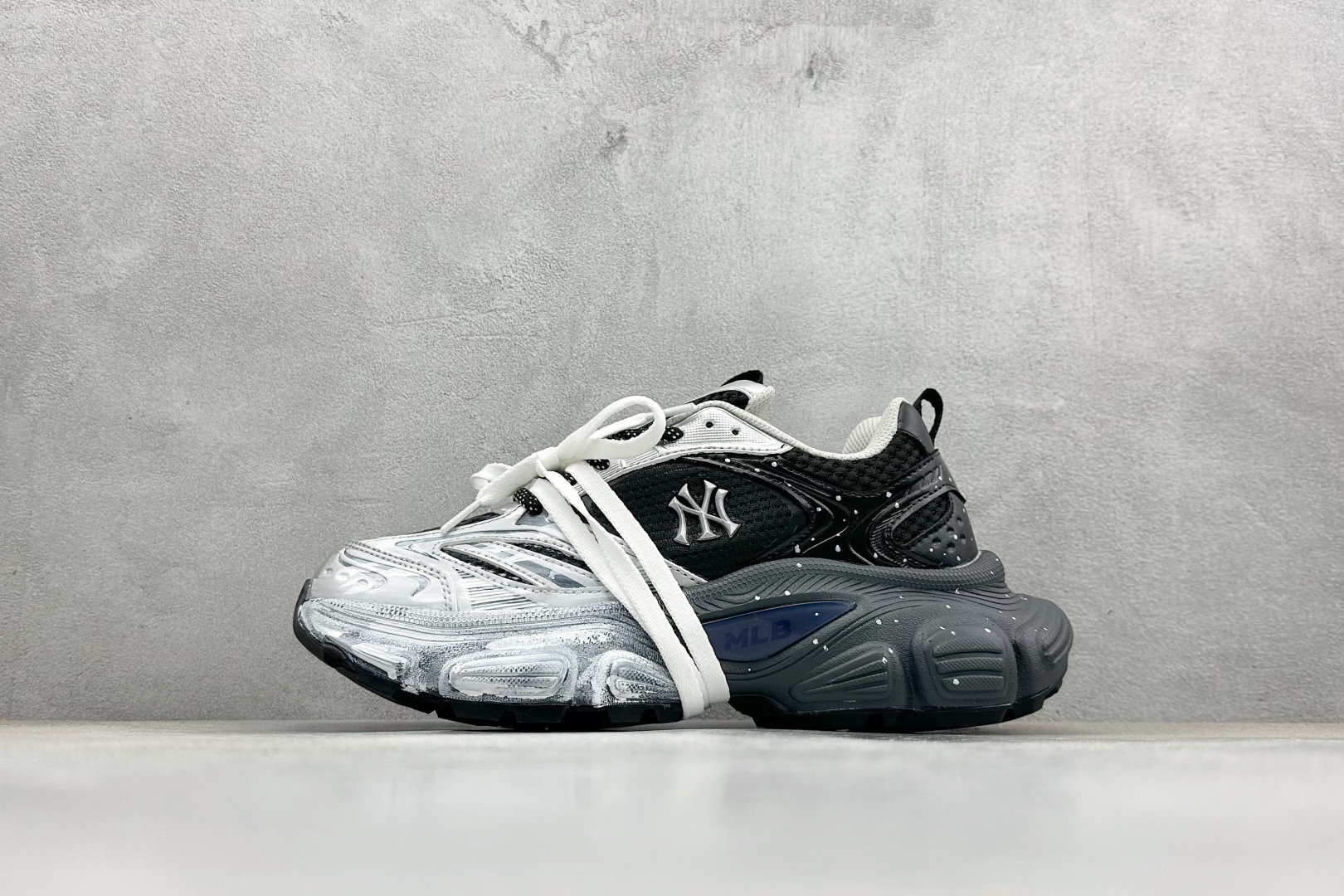 MLB NY 印花网红老爹跑鞋 手工定定制涂鸦恶作剧