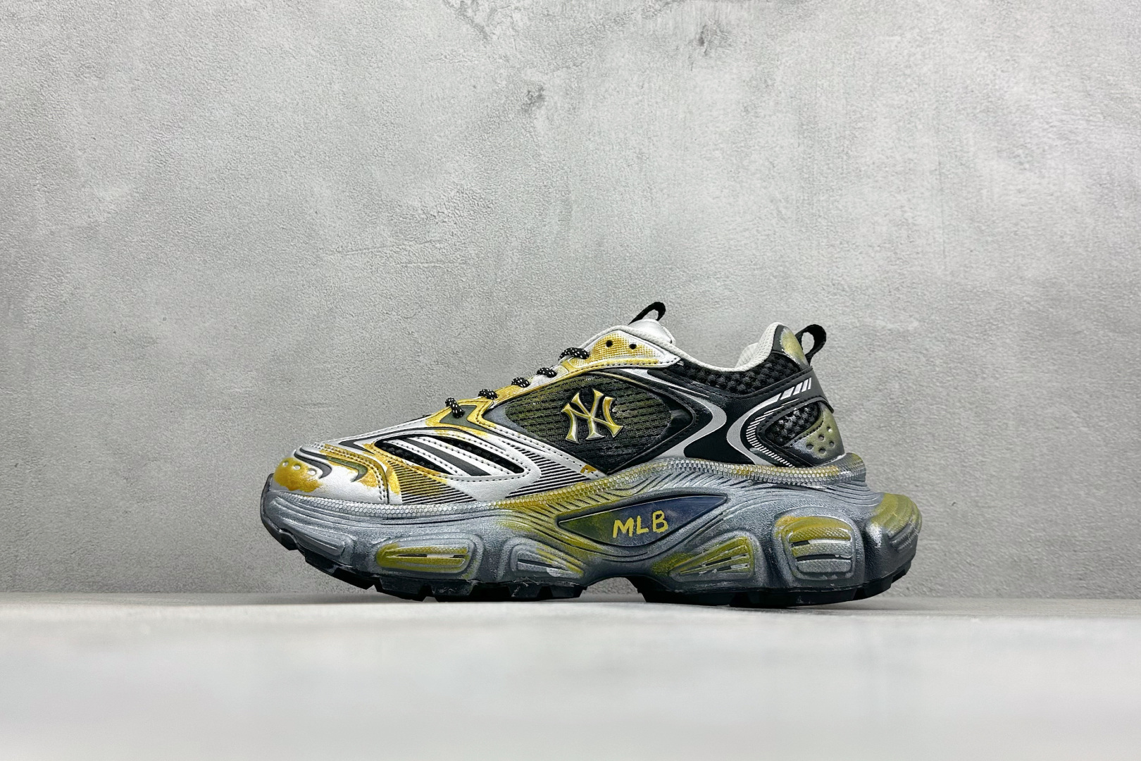 MLB NY 印花网红老爹跑鞋 手工定定制涂鸦恶作剧