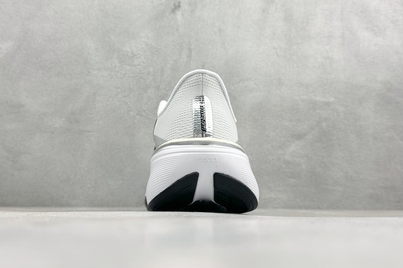 NK Air Zoom Pegasus 42代 耐磨防滑运动跑步鞋 IF1688-109 NK Air Zoom Pegasus 42代 耐磨防滑运动跑步鞋 IF1688-109