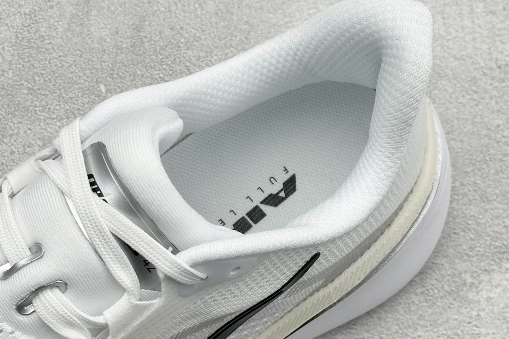 NK Air Zoom Pegasus 42代 耐磨防滑运动跑步鞋 IF1688-109 NK Air Zoom Pegasus 42代 耐磨防滑运动跑步鞋 IF1688-109