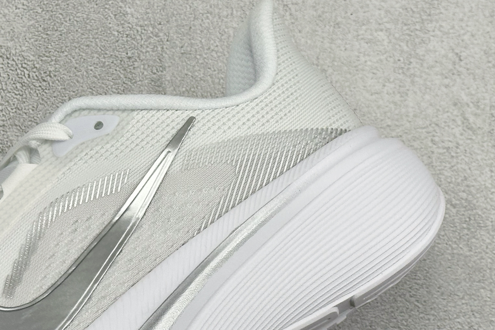 NK Air Zoom Pegasus 42代 耐磨防滑运动跑步鞋 IF1688-108