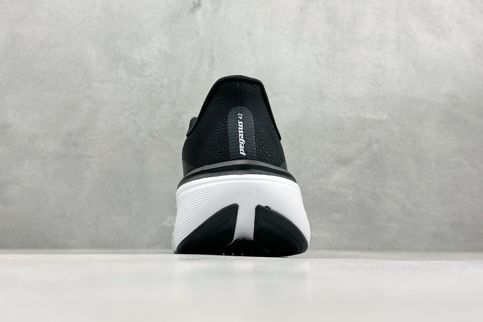 NK Air Zoom Pegasus 42代 耐磨防滑运动跑步鞋 IB1873-110 NK Air Zoom Pegasus 42代 耐磨防滑运动跑步鞋 IB1873-110
