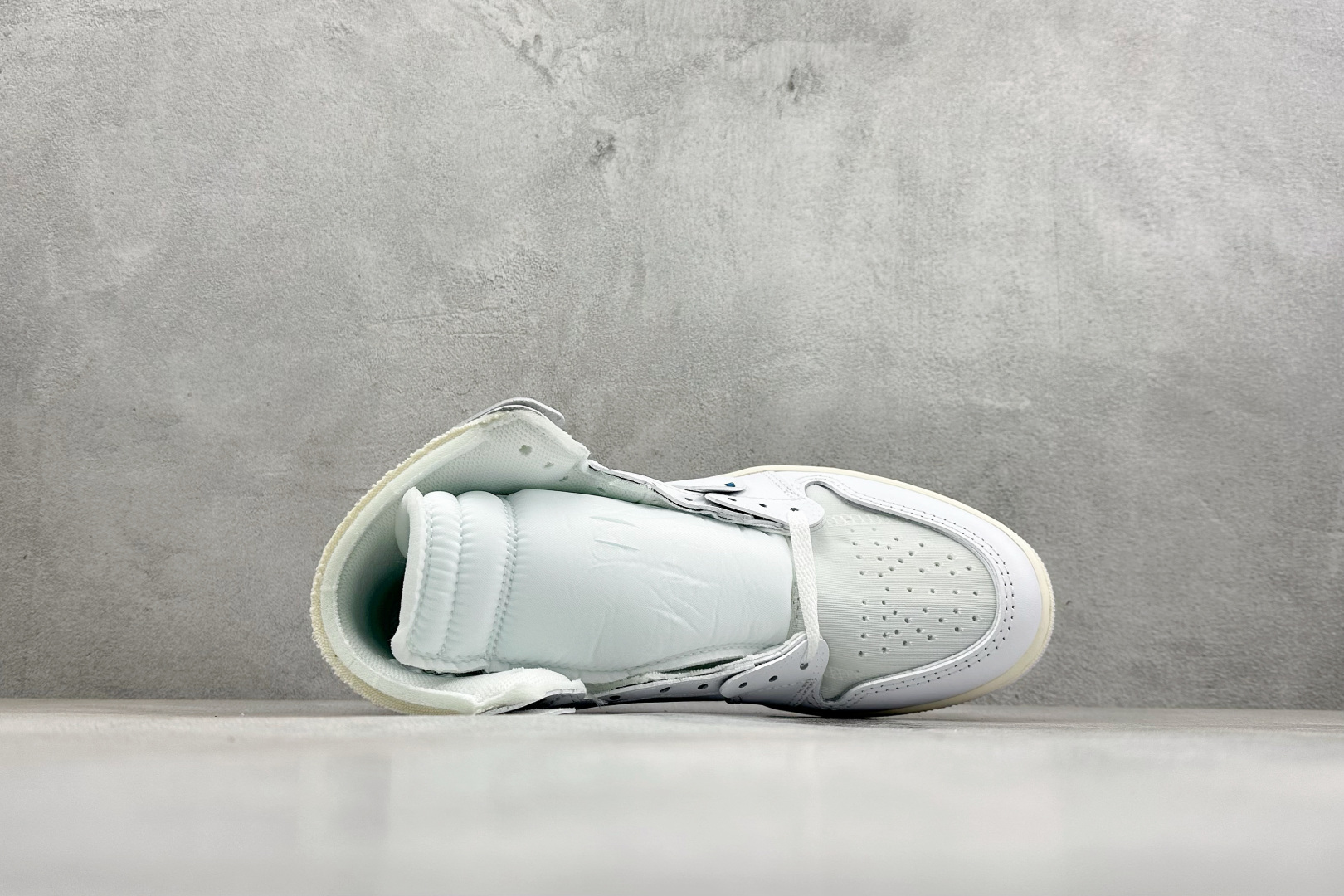 F版OFF-WHITE × Jordan Air Jordan 1 High White the ten 白蓝 欧洲限定 AQ0818-100