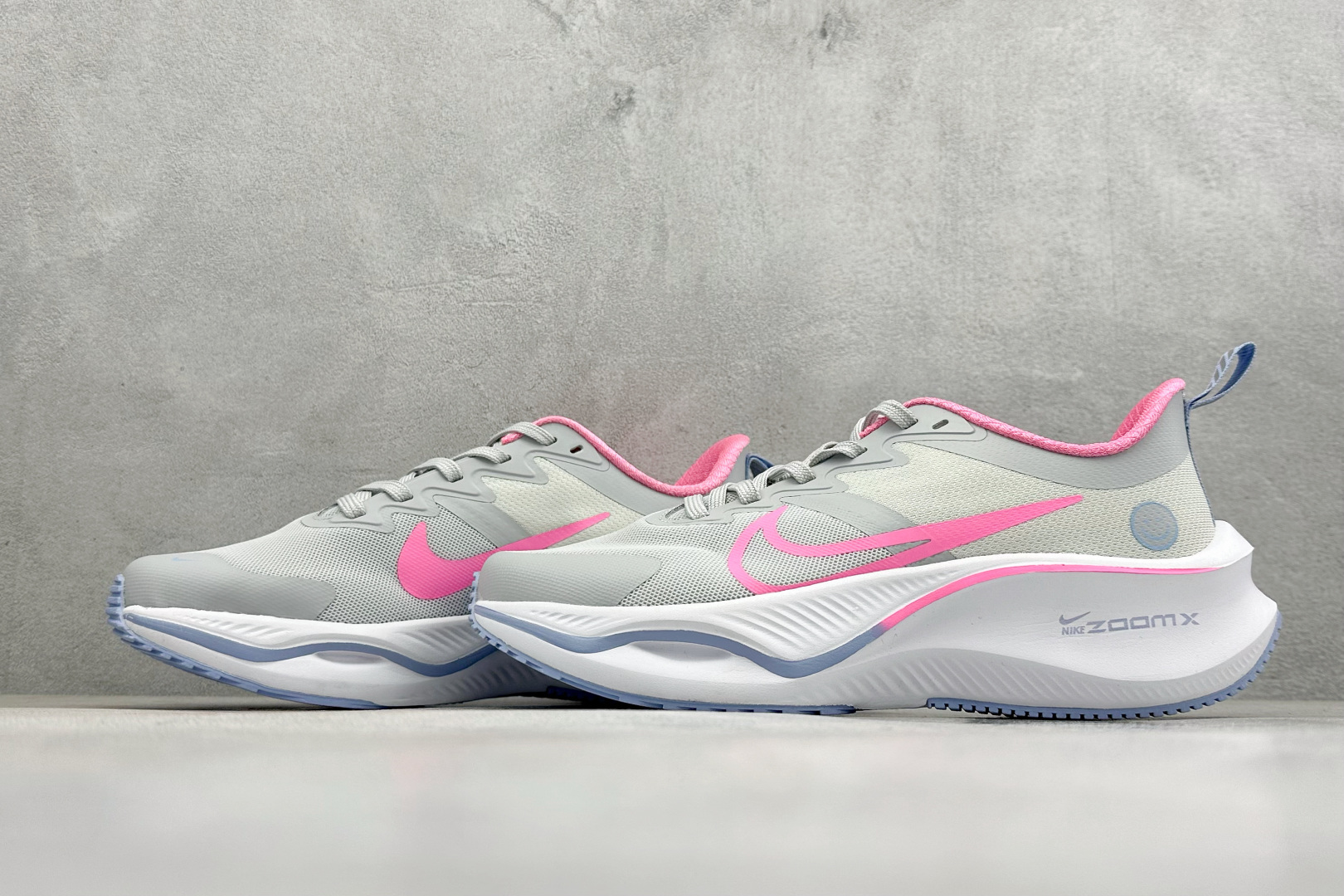 NIKE ZOOMX PLUS 全新耐克跑鞋一代 CK4318-018 NIKE ZOOMX PLUS 全新耐克跑鞋一代 CK4318-018