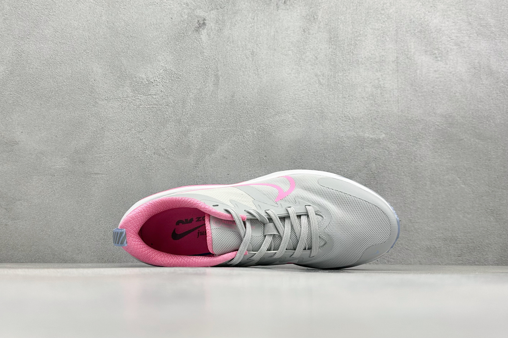 NIKE ZOOMX PLUS 全新耐克跑鞋一代 CK4318-018 NIKE ZOOMX PLUS 全新耐克跑鞋一代 CK4318-018