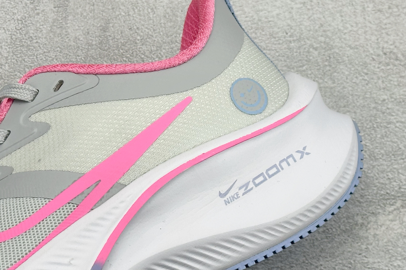 NIKE ZOOMX PLUS 全新耐克跑鞋一代 CK4318-018 NIKE ZOOMX PLUS 全新耐克跑鞋一代 CK4318-018