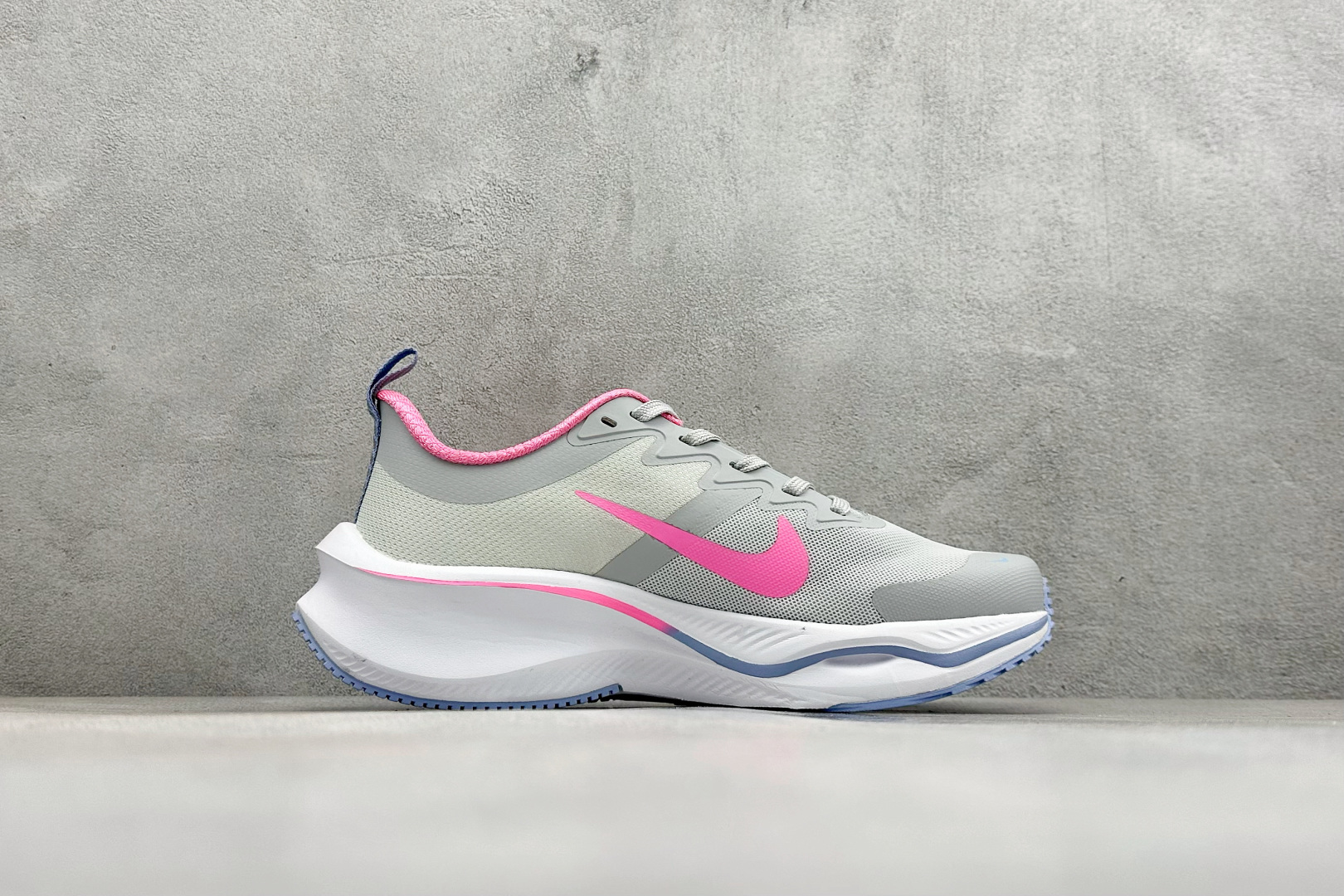 NIKE ZOOMX PLUS 全新耐克跑鞋一代 CK4318-018 NIKE ZOOMX PLUS 全新耐克跑鞋一代 CK4318-018