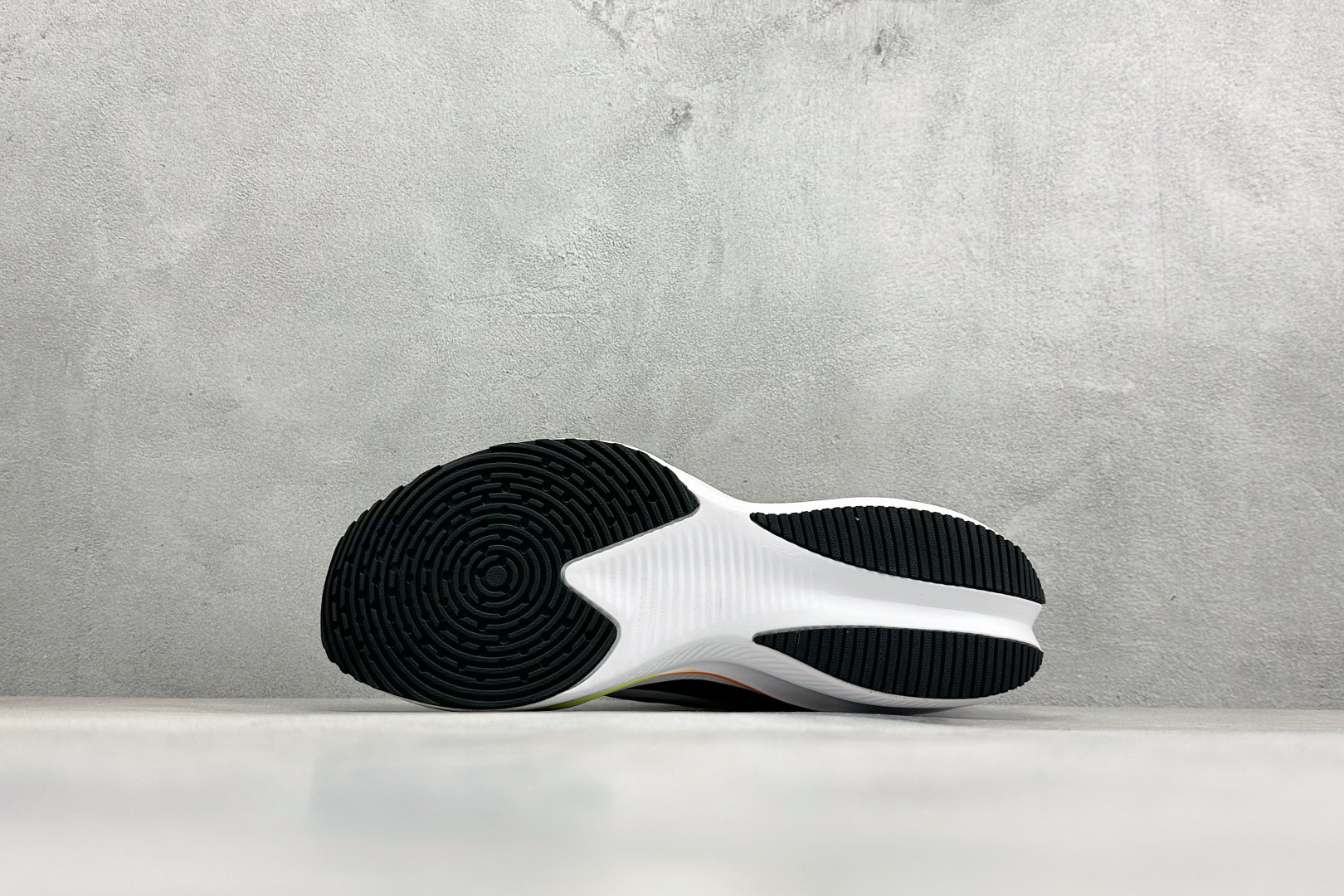 NIKE ZOOMX PLUS 全新耐克跑鞋一代 CK4318-018 NIKE ZOOMX PLUS 全新耐克跑鞋一代 CK4318-018