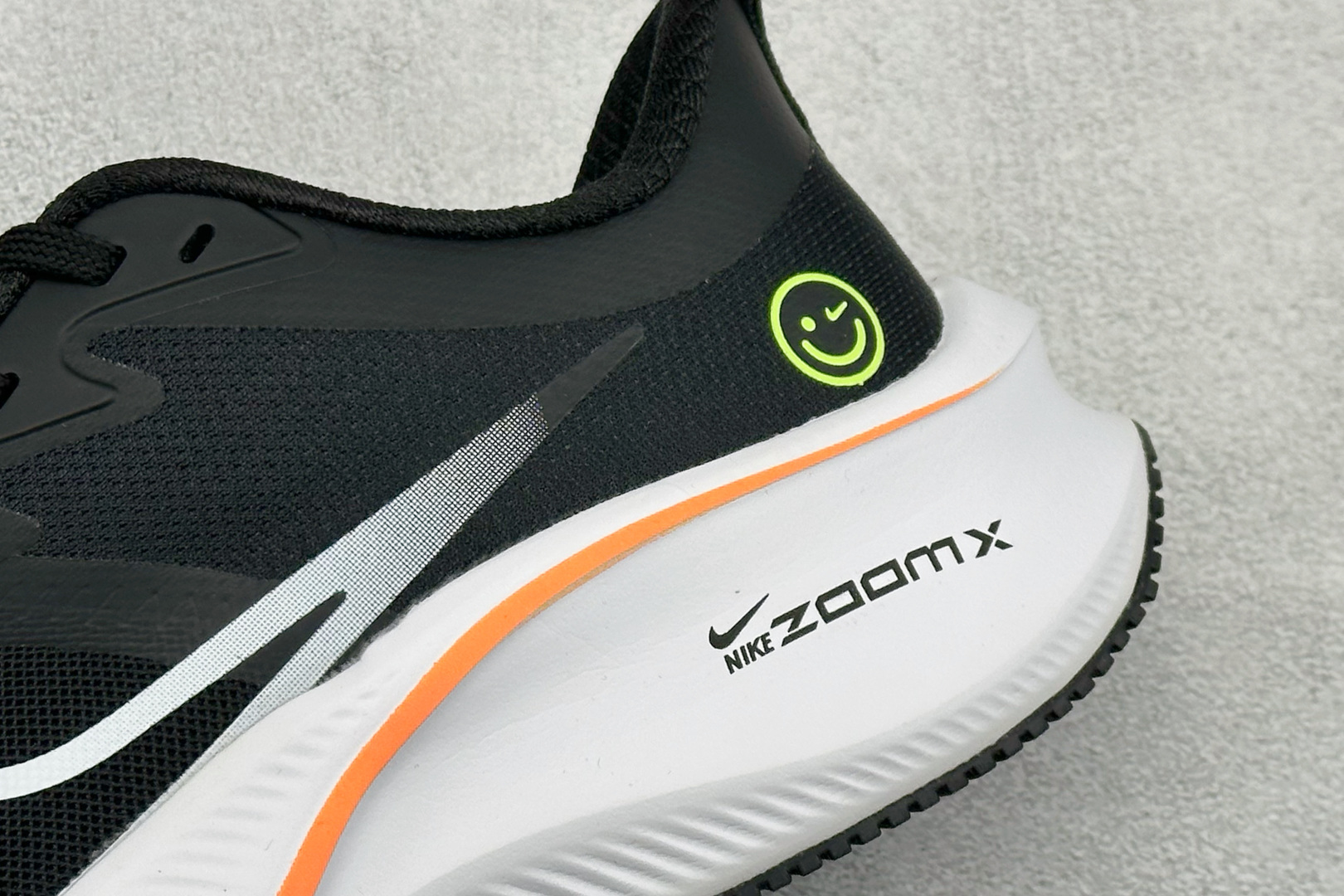 NIKE ZOOMX PLUS 全新耐克跑鞋一代 CK4318-018 NIKE ZOOMX PLUS 全新耐克跑鞋一代 CK4318-018