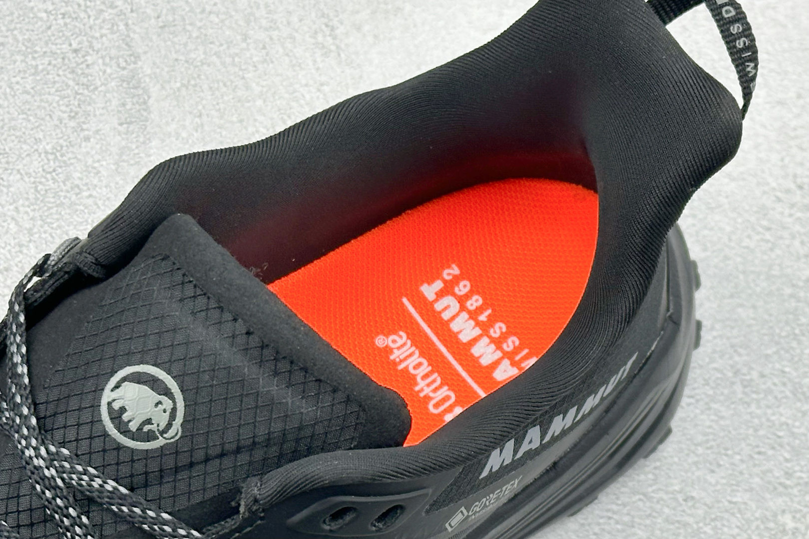 猛犸象MAMMUT Saentis TR 舒适 减震防滑耐磨 低帮徒步鞋 3030-05080-0001-1075