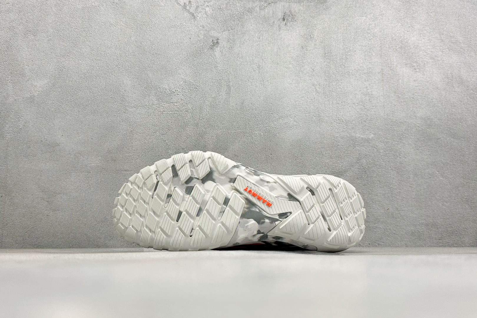 猛犸象MAMMUT Hueco 2 舒适 减震防滑耐磨 户外溯溪鞋 3020-06460-0257-1075