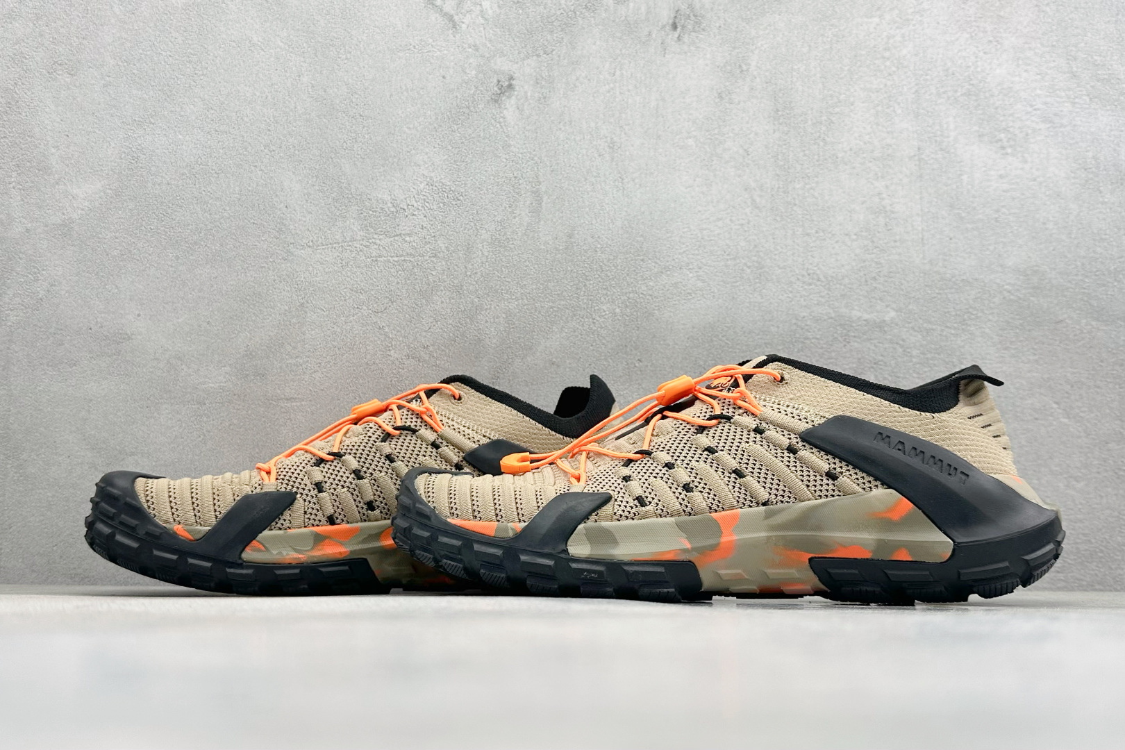 猛犸象MAMMUT Hueco 户外登山鞋 减震防滑耐磨 户外登山鞋 3020-06460-7521-1065