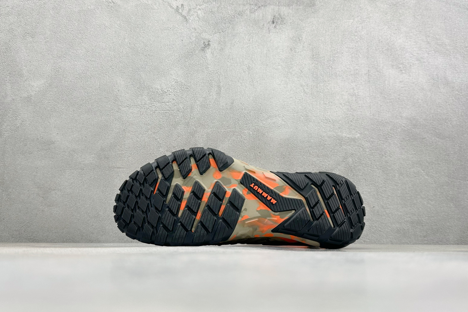 猛犸象MAMMUT Hueco 户外登山鞋 减震防滑耐磨 户外登山鞋 3020-06460-7521-1065