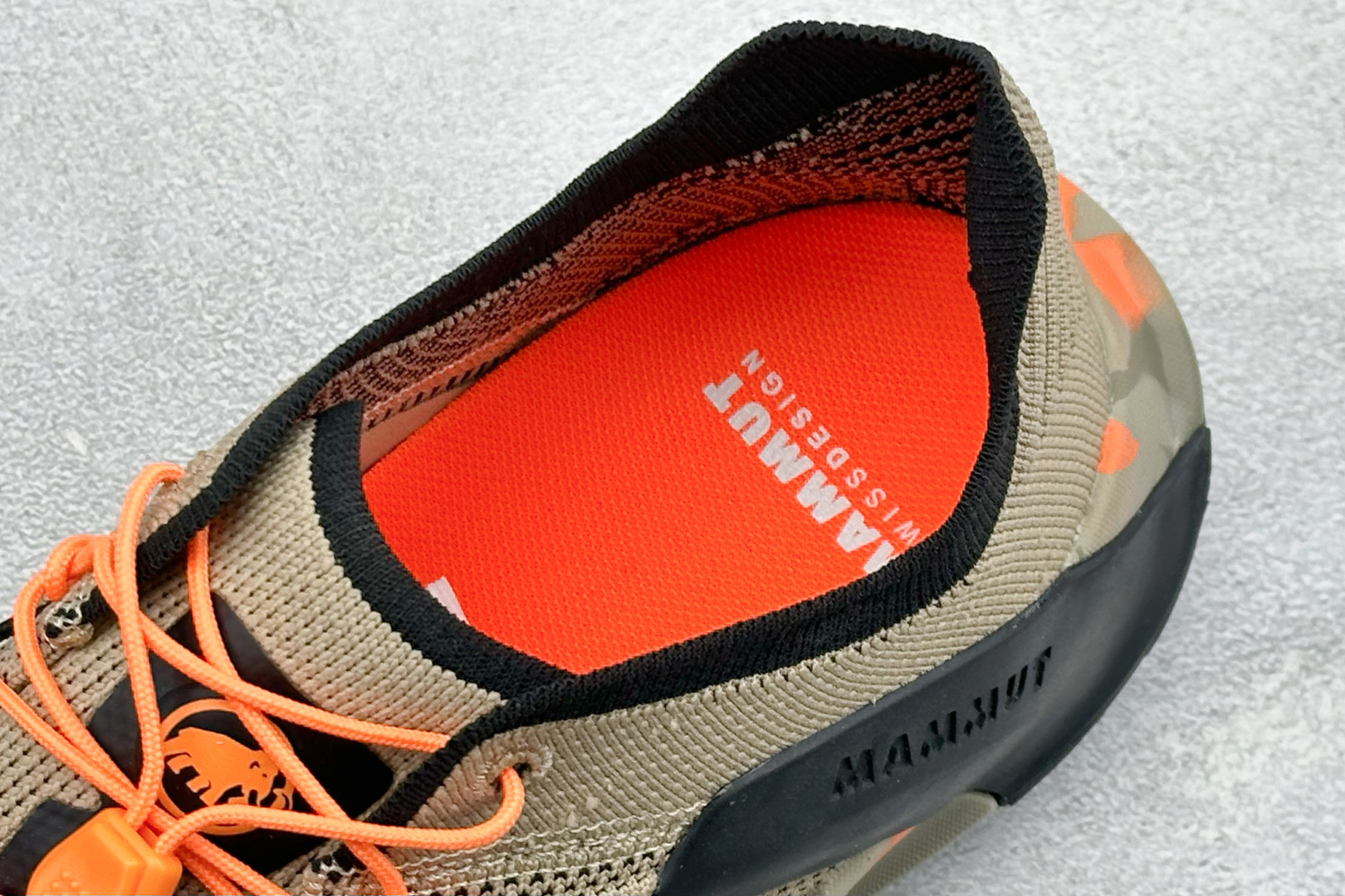 猛犸象MAMMUT Hueco 户外登山鞋 减震防滑耐磨 户外登山鞋 3020-06460-7521-1065