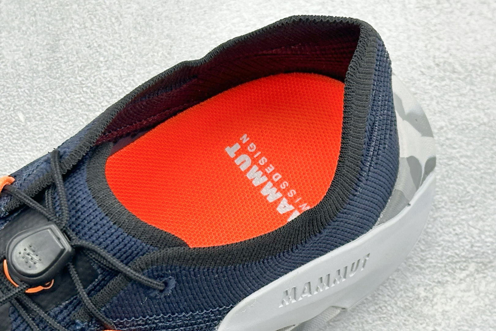 猛犸象MAMMUT Hueco 户外登山鞋 减震防滑耐磨 户外登山鞋 3020-06460-0257-1075