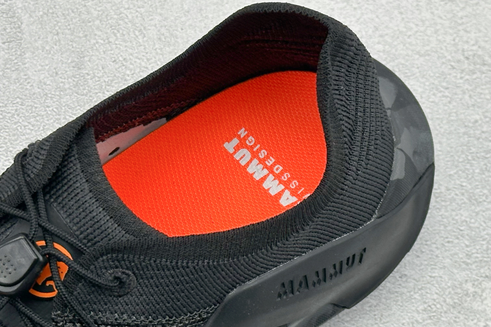 猛犸象MAMMUT Hueco 户外登山鞋 减震防滑耐磨 户外登山鞋 3020-06460-00721-1075