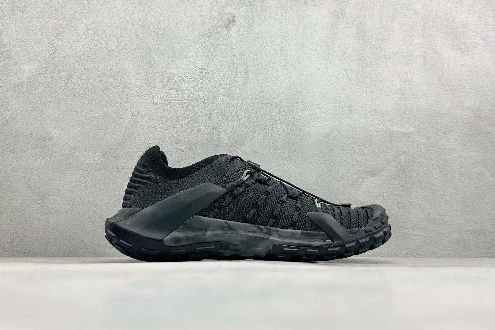 猛犸象MAMMUT Hueco 户外登山鞋 减震防滑耐磨 户外登山鞋 3020-06460-00721-1075