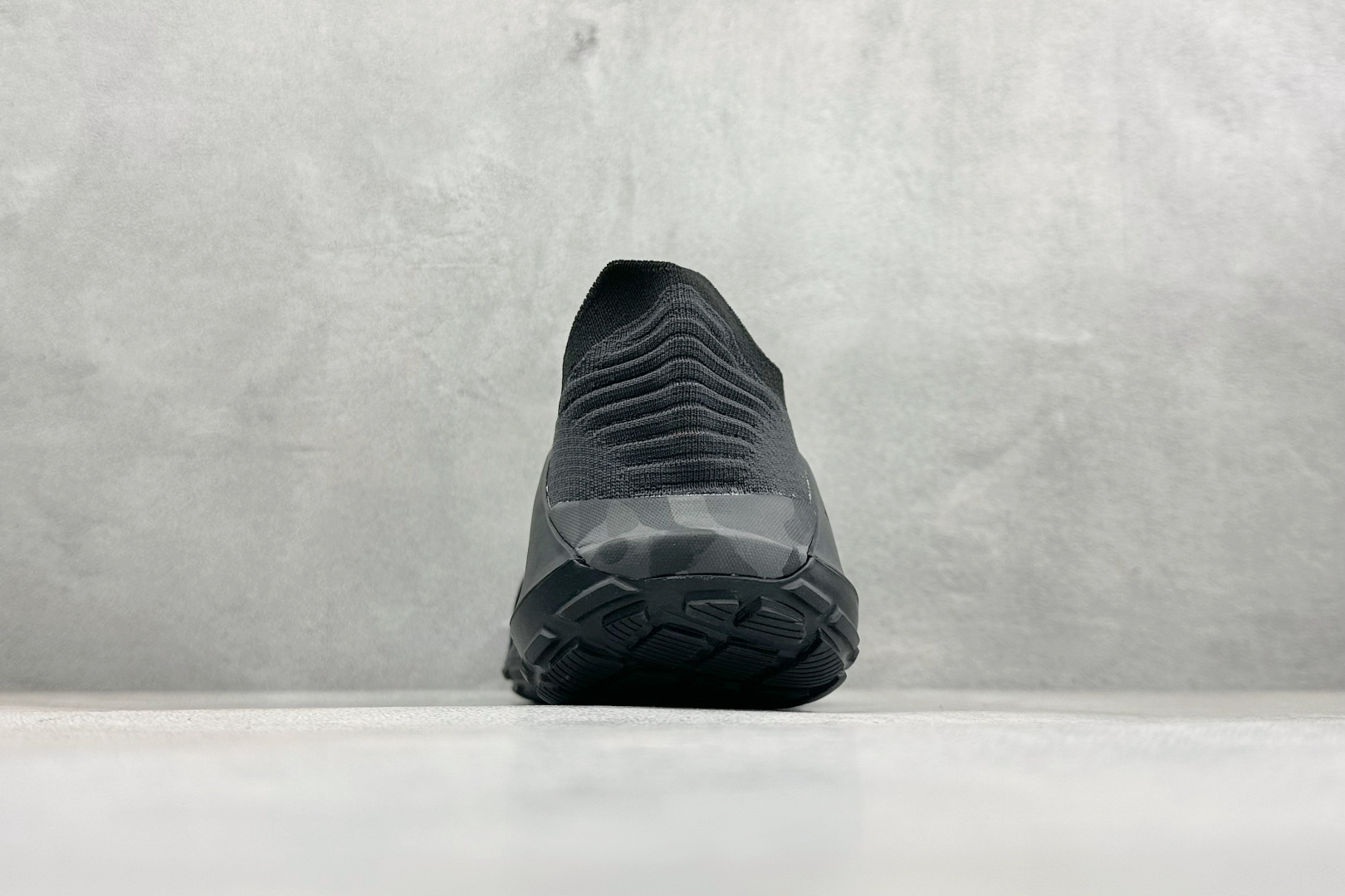 猛犸象MAMMUT Hueco 户外登山鞋 减震防滑耐磨 户外登山鞋 3020-06460-00721-1075