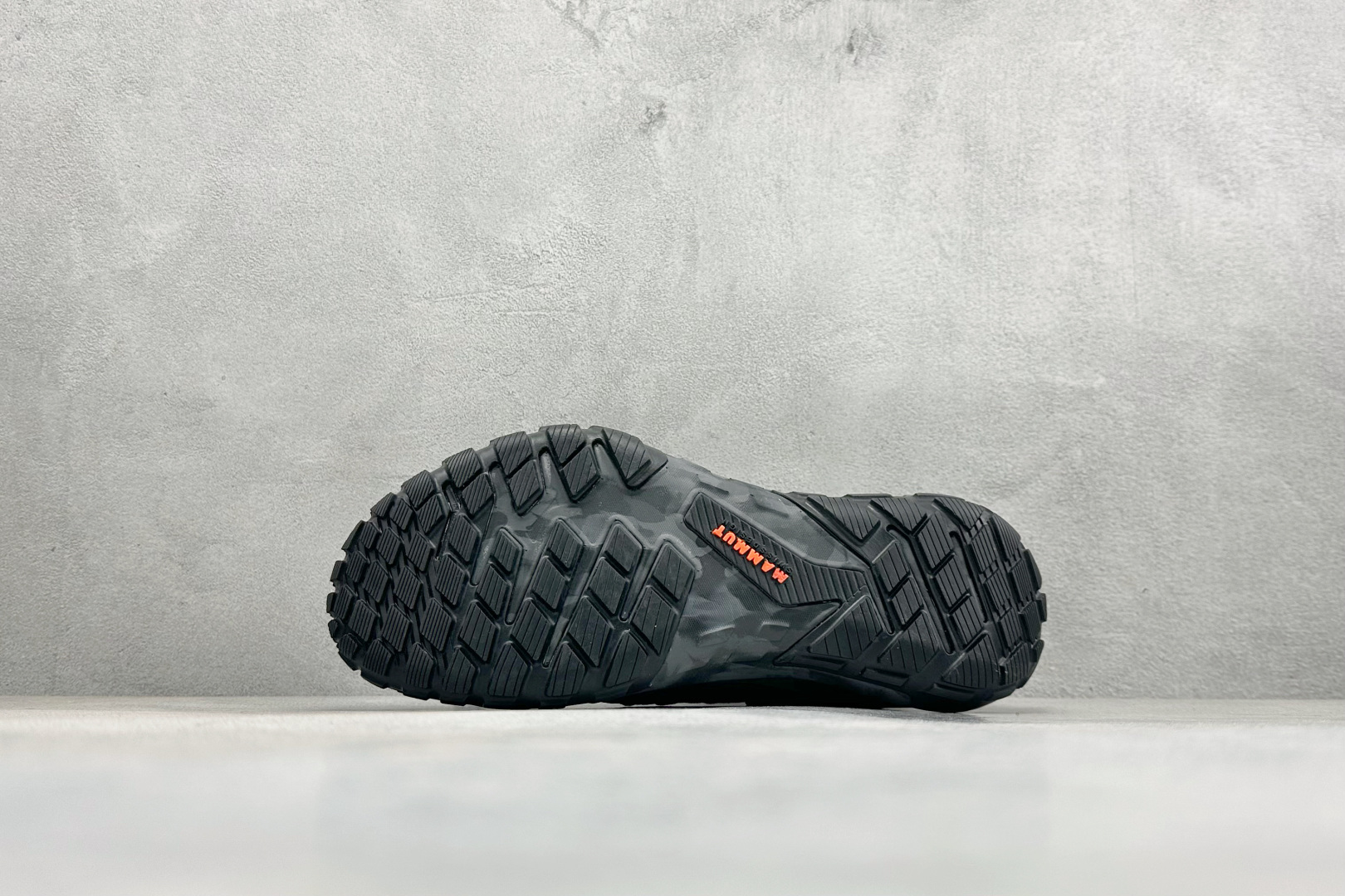 猛犸象MAMMUT Hueco 户外登山鞋 减震防滑耐磨 户外登山鞋 3020-06460-00721-1075