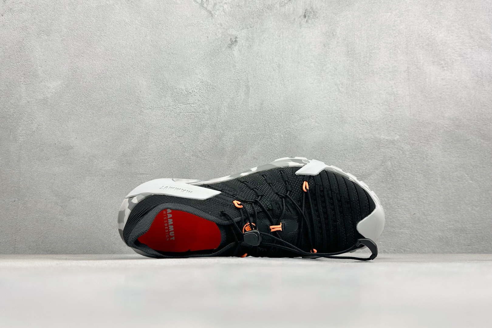 猛犸象MAMMUT Hueco 户外登山鞋 减震防滑耐磨 户外登山鞋 3020-06460-00720-1050