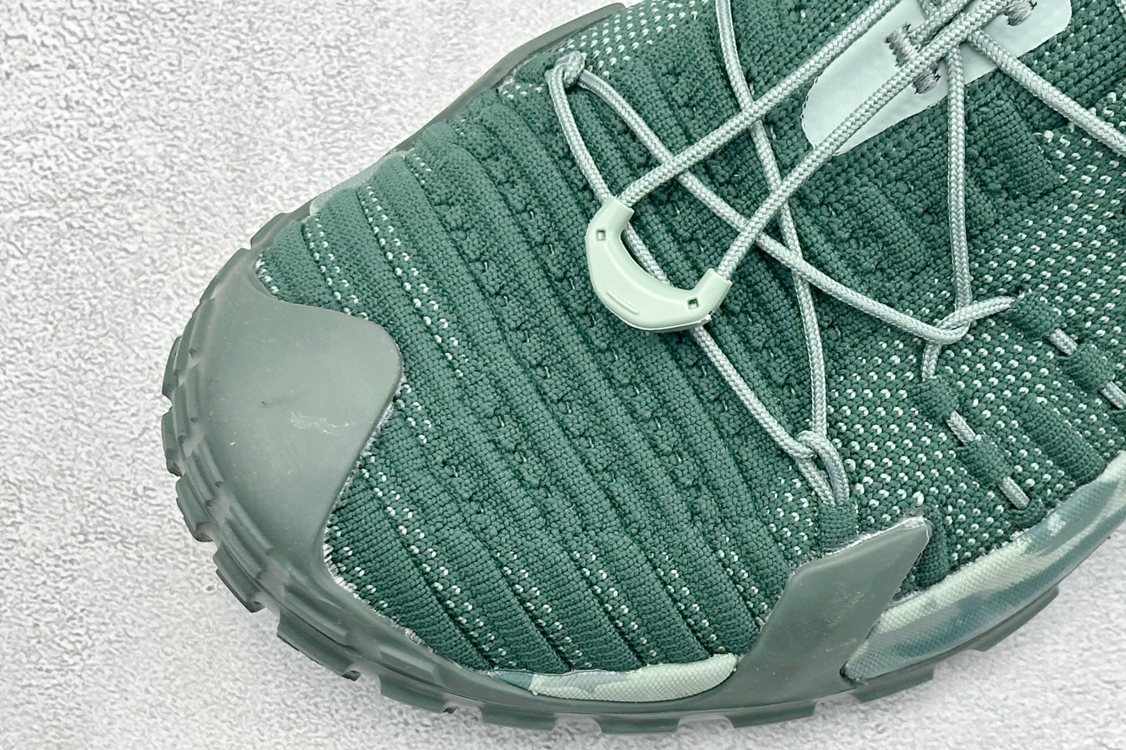猛犸象MAMMUT Hueco 户外登山鞋 减震防滑耐磨 户外登山鞋 3020-06460-40238-1070
