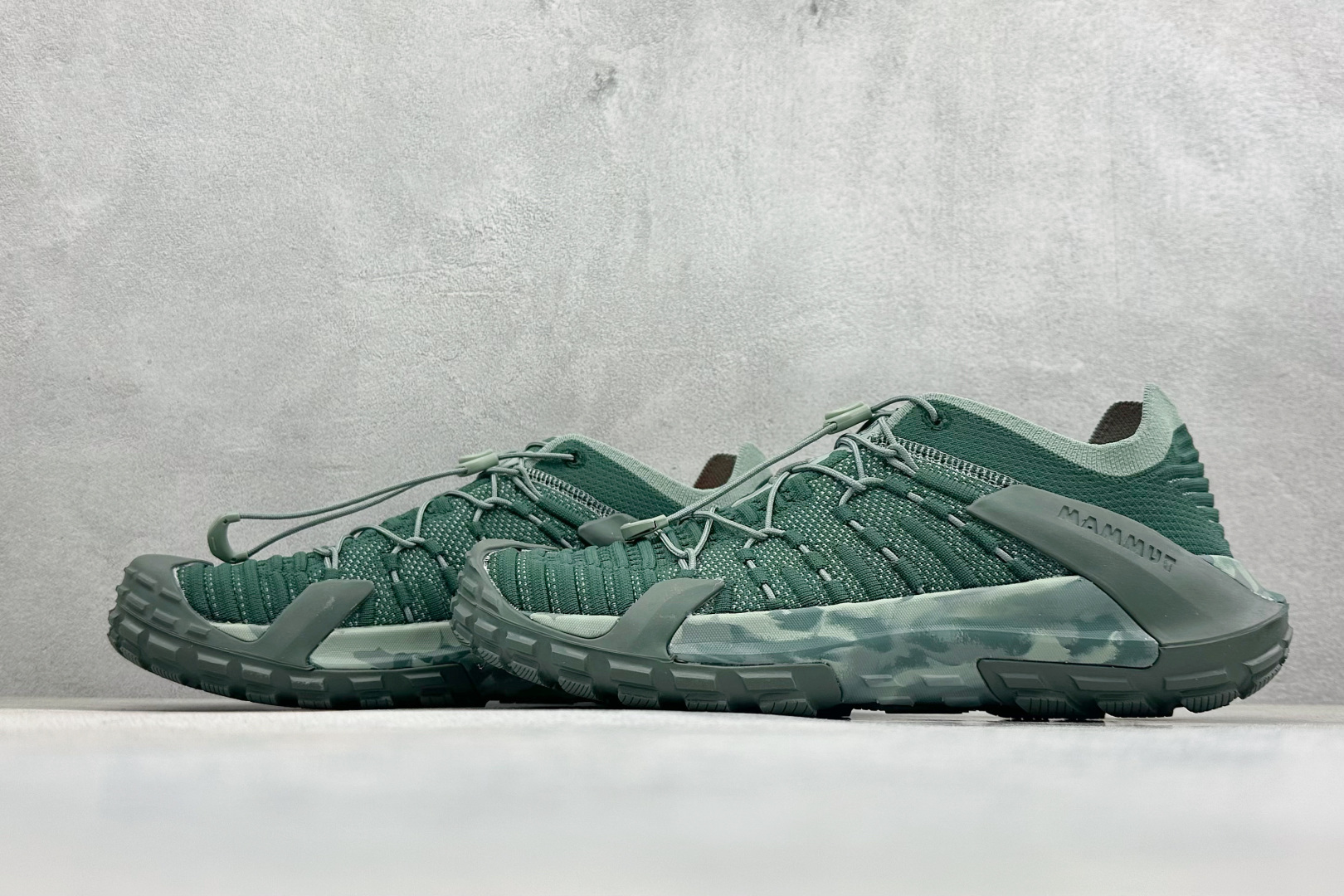 猛犸象MAMMUT Hueco 户外登山鞋 减震防滑耐磨 户外登山鞋 3020-06460-40238-1070
