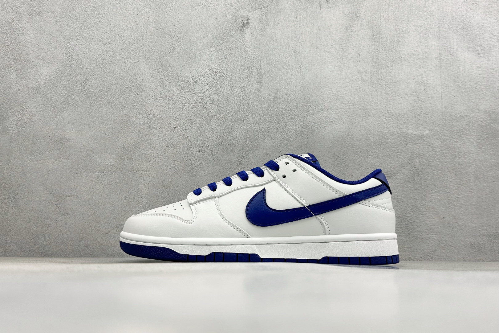 Nike SB Dunk Low 白蓝色 低帮休闲板鞋 HF5441-117