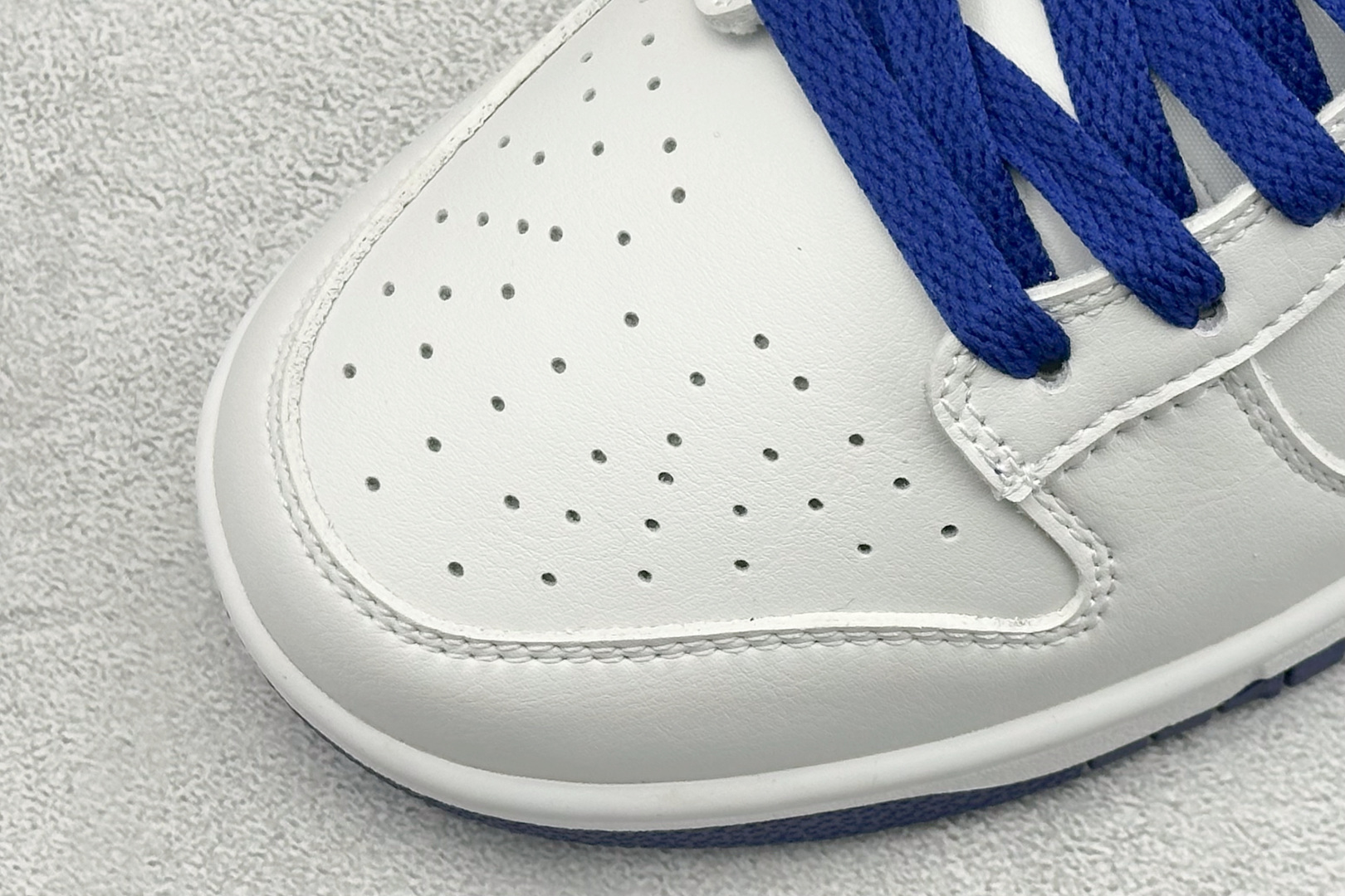 Nike SB Dunk Low 白蓝色 低帮休闲板鞋 HF5441-117