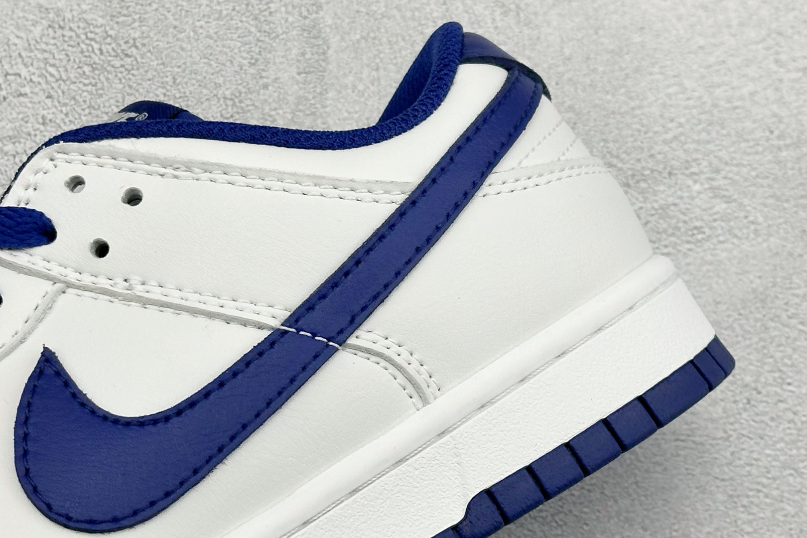 Nike SB Dunk Low 白蓝色 低帮休闲板鞋 HF5441-117