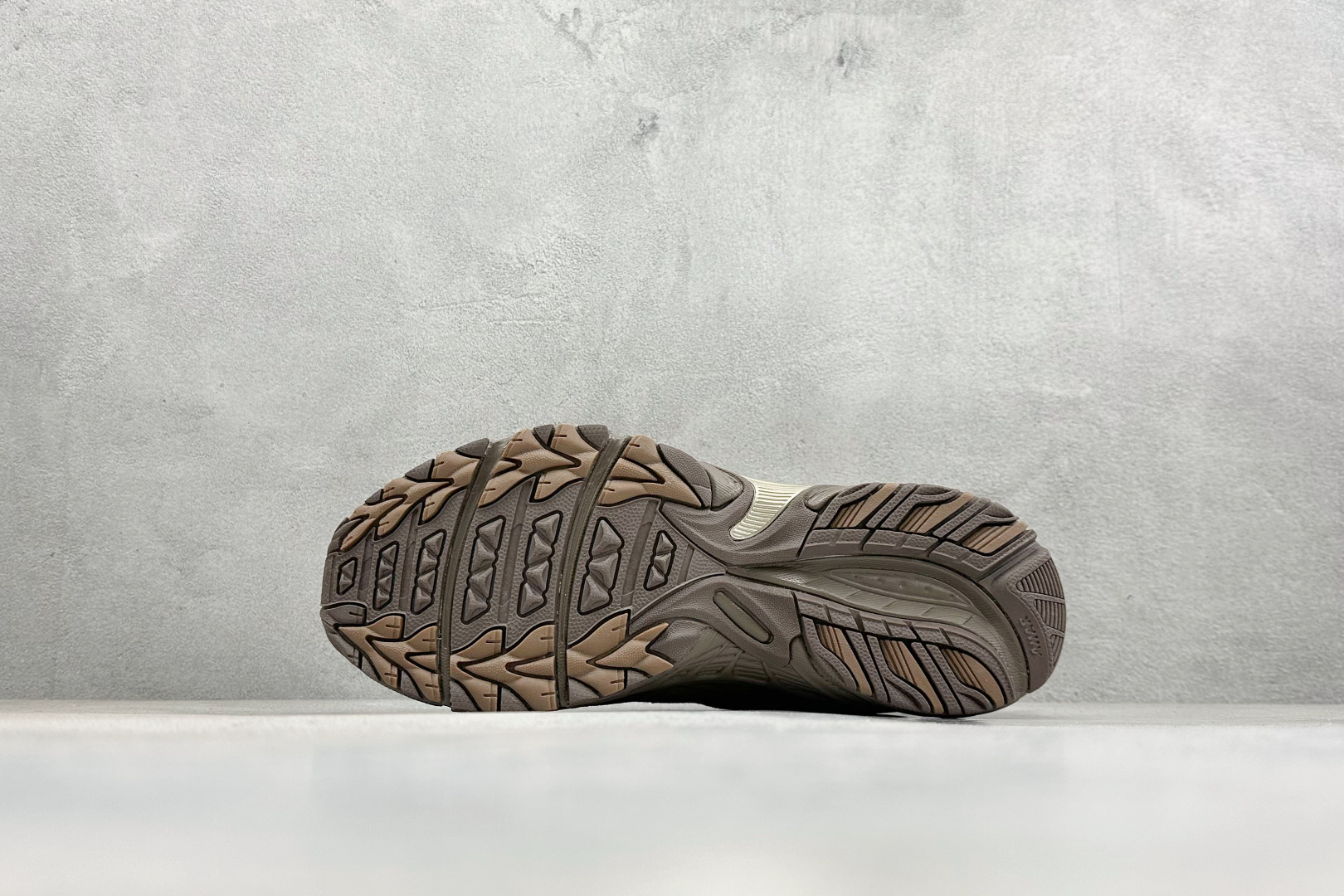 TG版Asics Gel-Kahana TR Nexus 亚瑟士复古潮流休闲运动鞋 1203B123-200 TG版Asics Gel-Kahana TR Nexus 亚瑟士复古潮流休闲运动鞋 1203B123-200