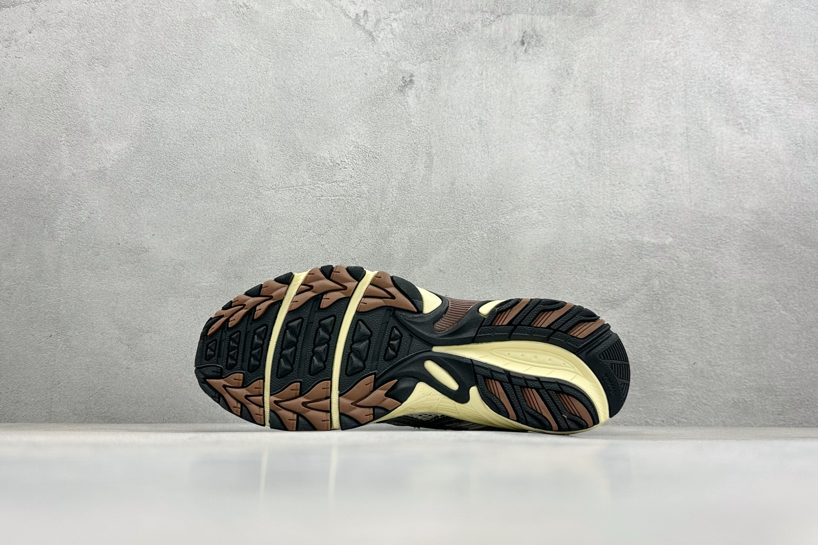 TG版Asics Gel-Kahana TR Nexus 亚瑟士复古潮流休闲运动鞋 1203B132-100 TG版Asics Gel-Kahana TR Nexus 亚瑟士复古潮流休闲运动鞋 1203B132-100