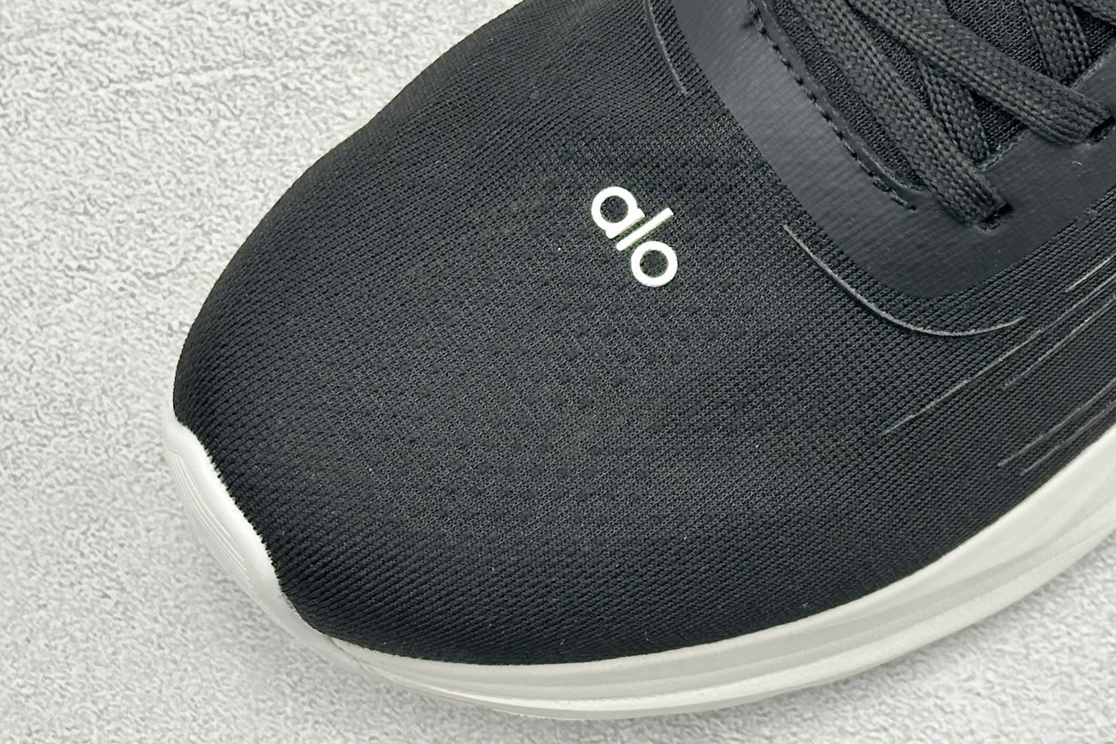Alo yoga Alo Runner 舒适百搭防滑透气 低帮跑步鞋 A0590U-BLACK Alo yoga Alo Runner 舒适百搭防滑透气 低帮跑步鞋 A0590U-BLACK
