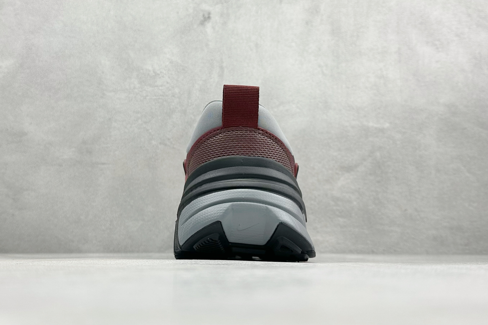 NIKE V2K Runtekk 酒红 减震防滑复古低帮跑步鞋 HJ4497-600 NIKE V2K Runtekk 酒红 减震防滑复古低帮跑步鞋 HJ4497-600