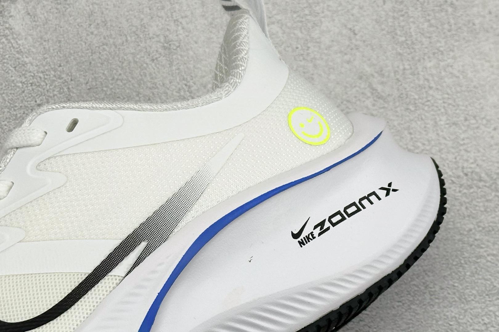 NIKE ZOOMX PLUS 全新耐克跑鞋一代 CK4318-008 NIKE ZOOMX PLUS 全新耐克跑鞋一代 CK4318-008