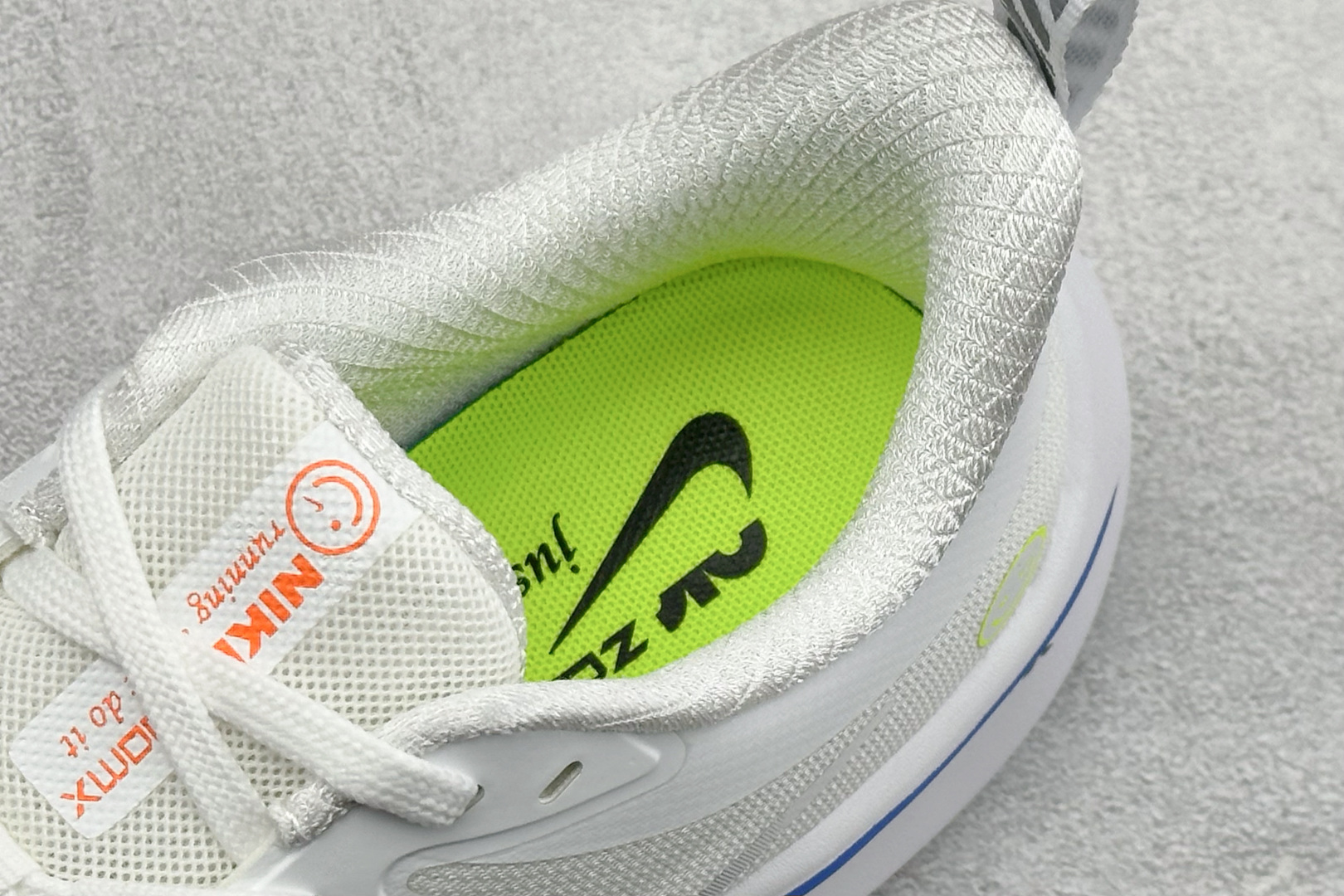 NIKE ZOOMX PLUS 全新耐克跑鞋一代 CK4318-008 NIKE ZOOMX PLUS 全新耐克跑鞋一代 CK4318-008