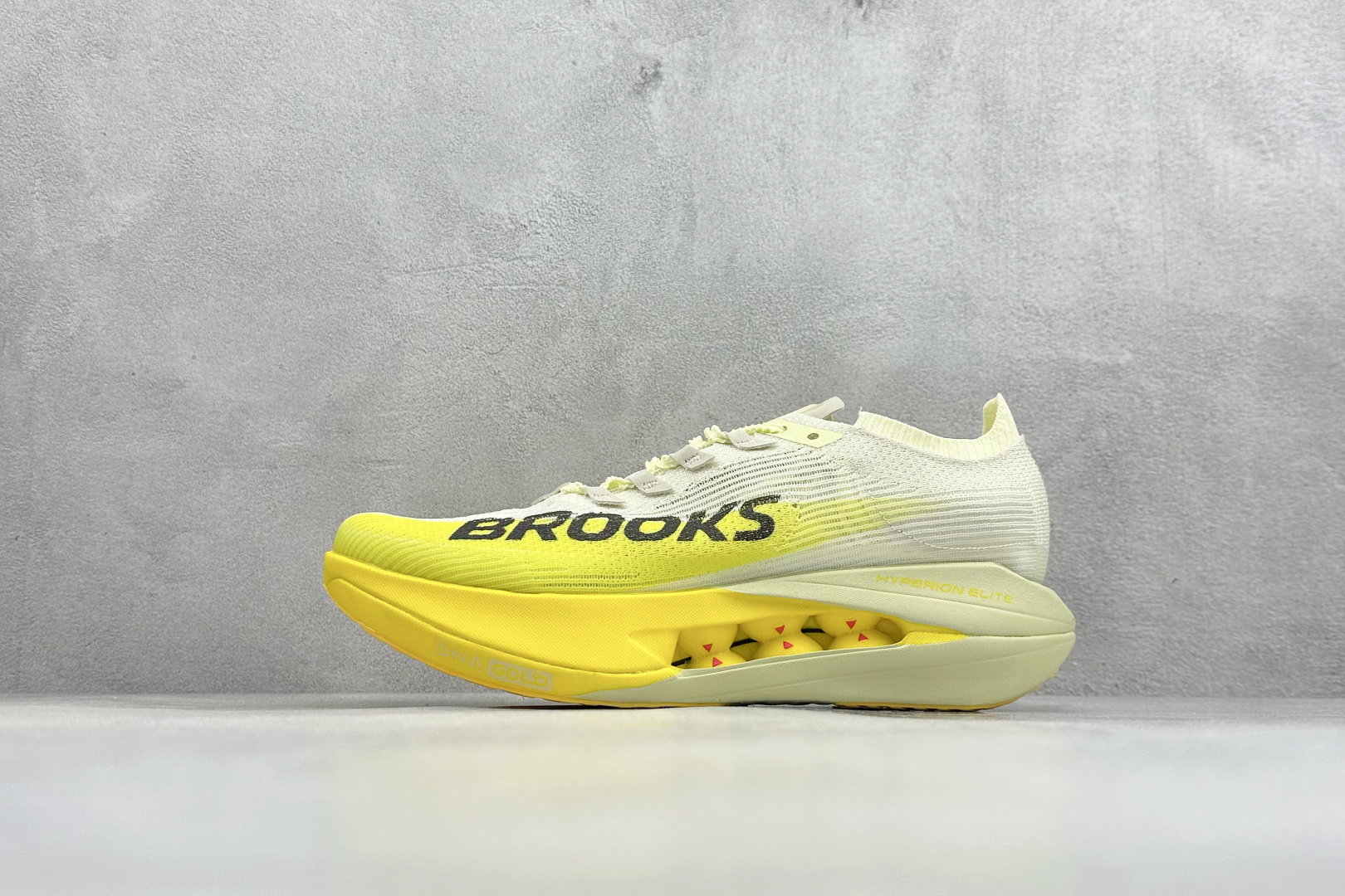 Z版Brooks 布鲁克斯 Hyperion Elite 5 超弹轻盈跑步鞋 低帮透气缓震支撑休闲运动慢跑鞋 100049-1D-756 Z版Brooks 布鲁克斯 Hyperion Elite 5 超弹轻盈跑步鞋 低帮透气缓震支撑休闲运动慢跑鞋 100049-1D-756