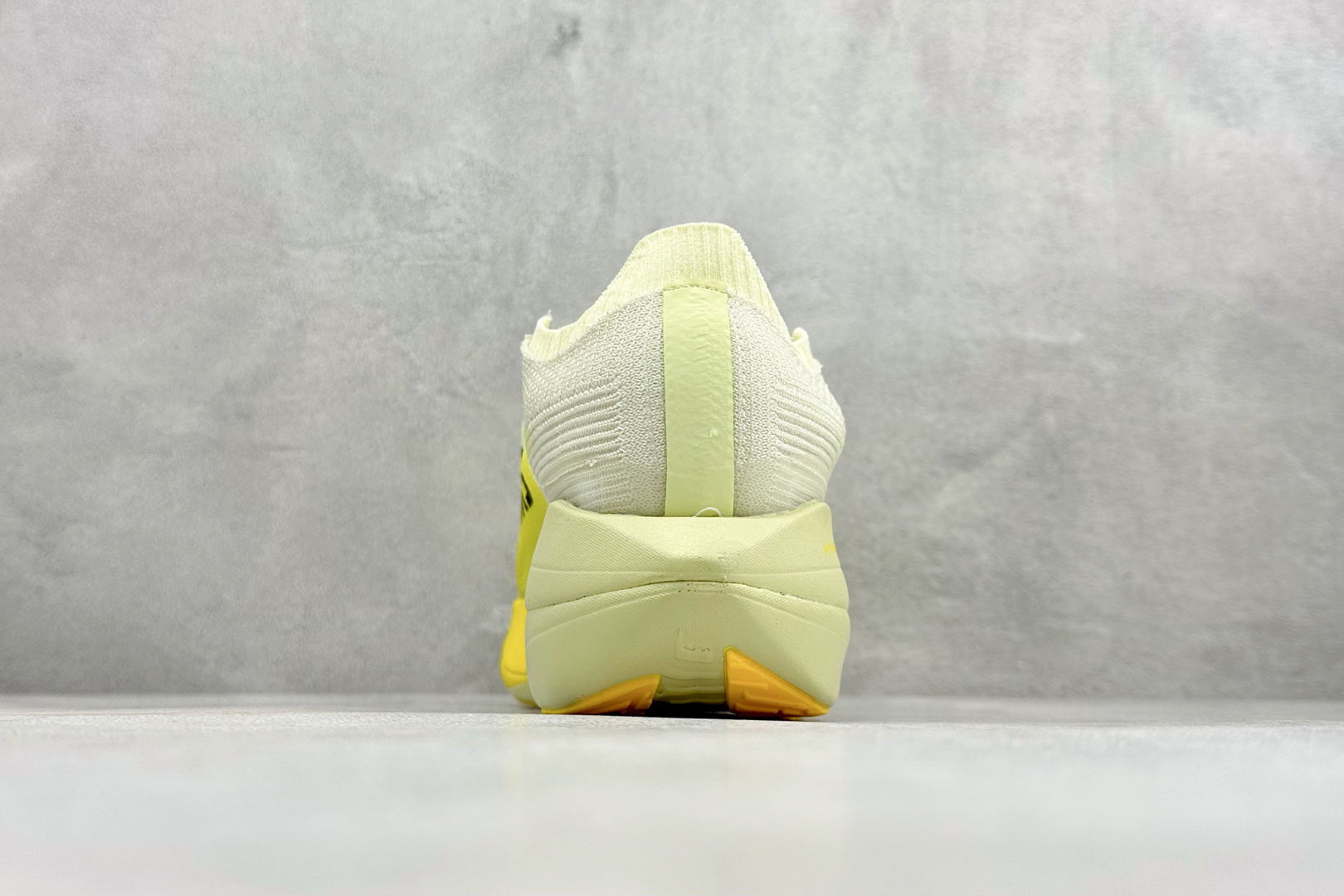 Z版Brooks 布鲁克斯 Hyperion Elite 5 超弹轻盈跑步鞋 低帮透气缓震支撑休闲运动慢跑鞋 100049-1D-756 Z版Brooks 布鲁克斯 Hyperion Elite 5 超弹轻盈跑步鞋 低帮透气缓震支撑休闲运动慢跑鞋 100049-1D-756