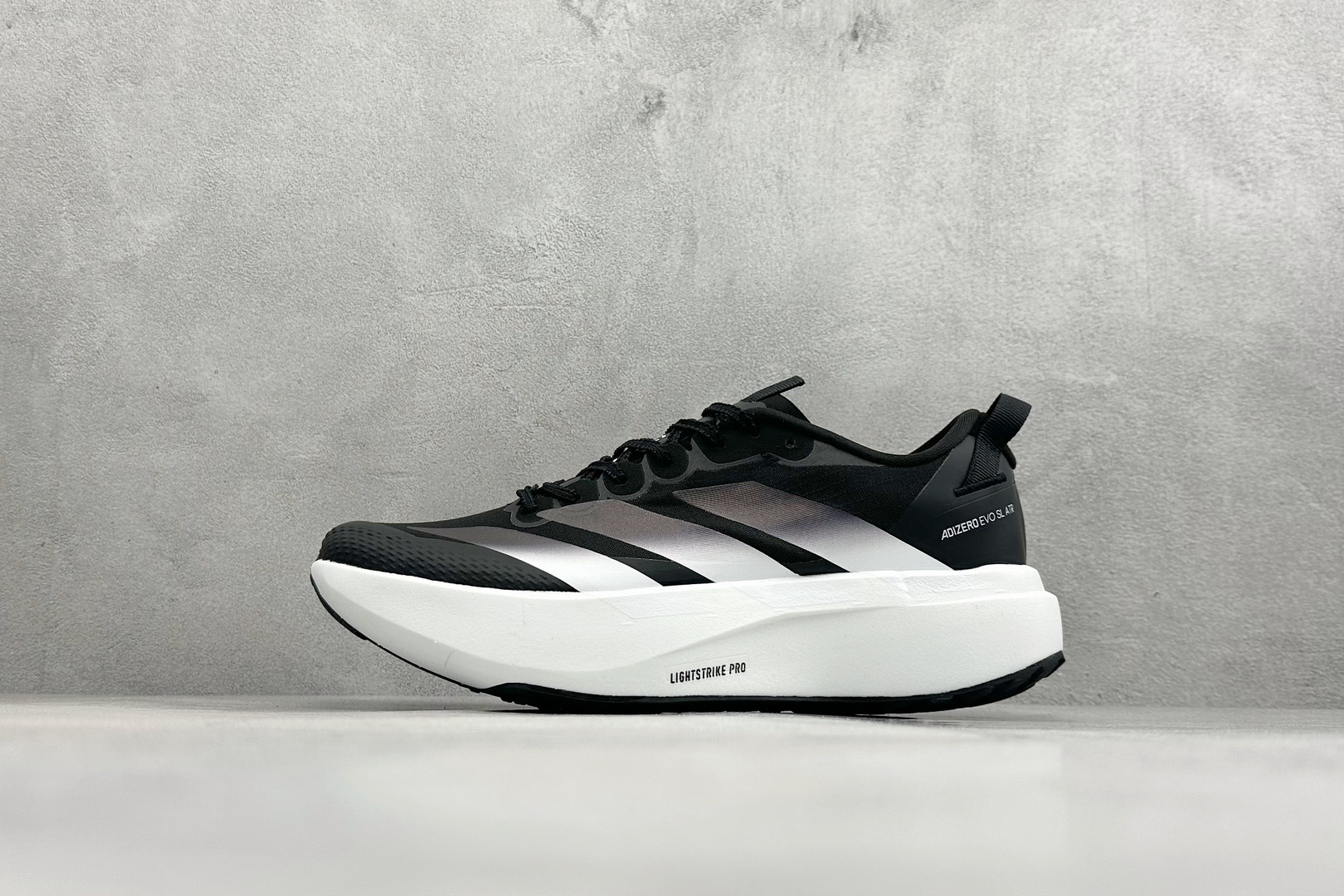 TY版AD ADIZERO EVO SL ATR 阿迪超轻透气缓震跑鞋 KK0523 TY版AD ADIZERO EVO SL ATR 阿迪超轻透气缓震跑鞋 KK0523