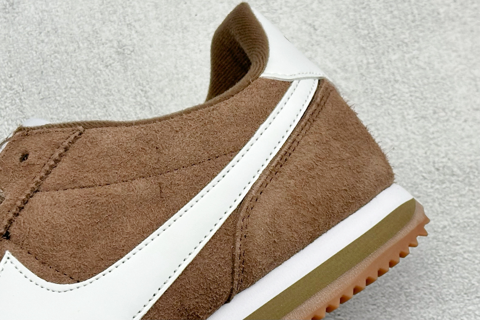 XH版NIKE CORTEZ 经典轻便舒适阿甘休闲跑步鞋 FJ2530-200