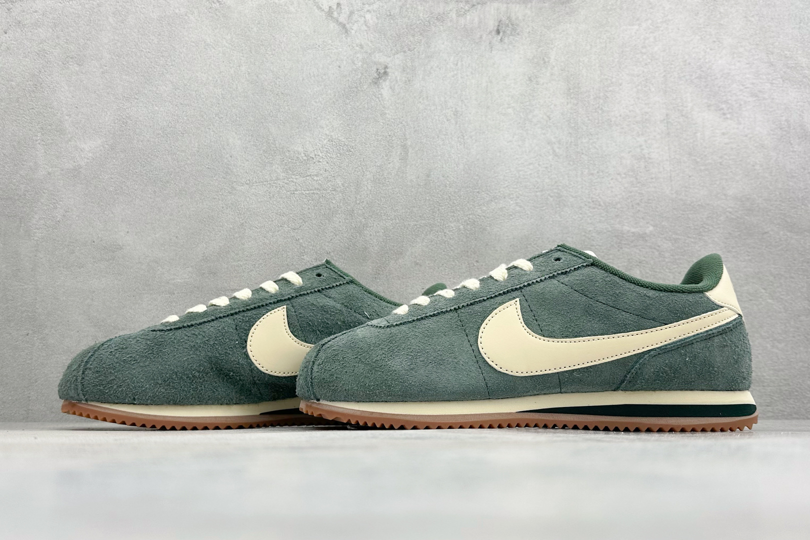 XH版NIKE CORTEZ 经典轻便舒适阿甘休闲跑步鞋 FJ2530-301