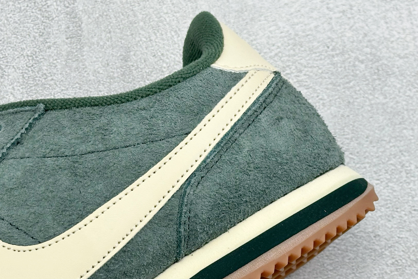 XH版NIKE CORTEZ 经典轻便舒适阿甘休闲跑步鞋 FJ2530-301