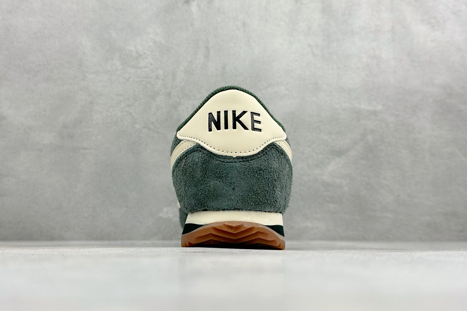 XH版NIKE CORTEZ 经典轻便舒适阿甘休闲跑步鞋 FJ2530-301