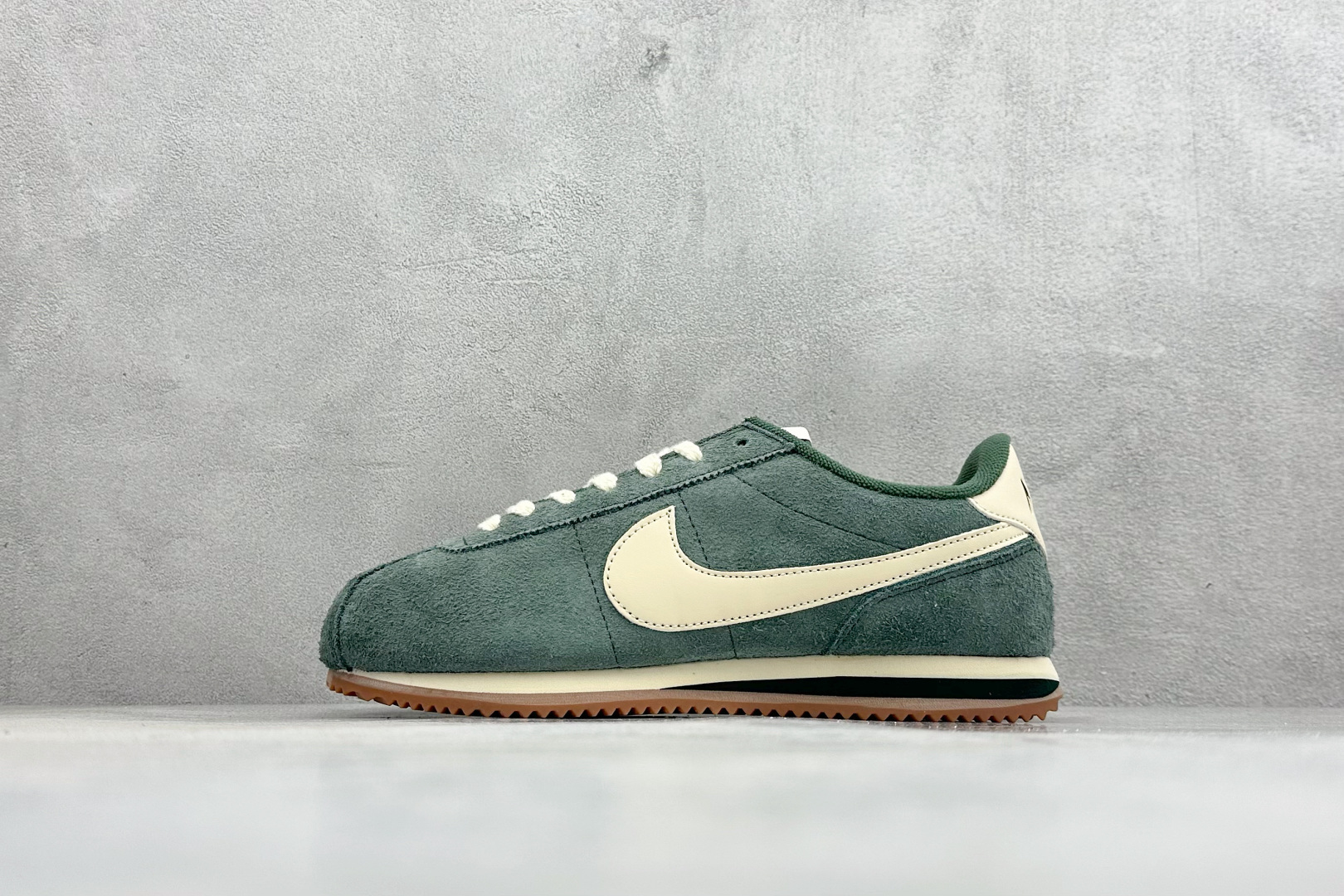 XH版NIKE CORTEZ 经典轻便舒适阿甘休闲跑步鞋 FJ2530-301