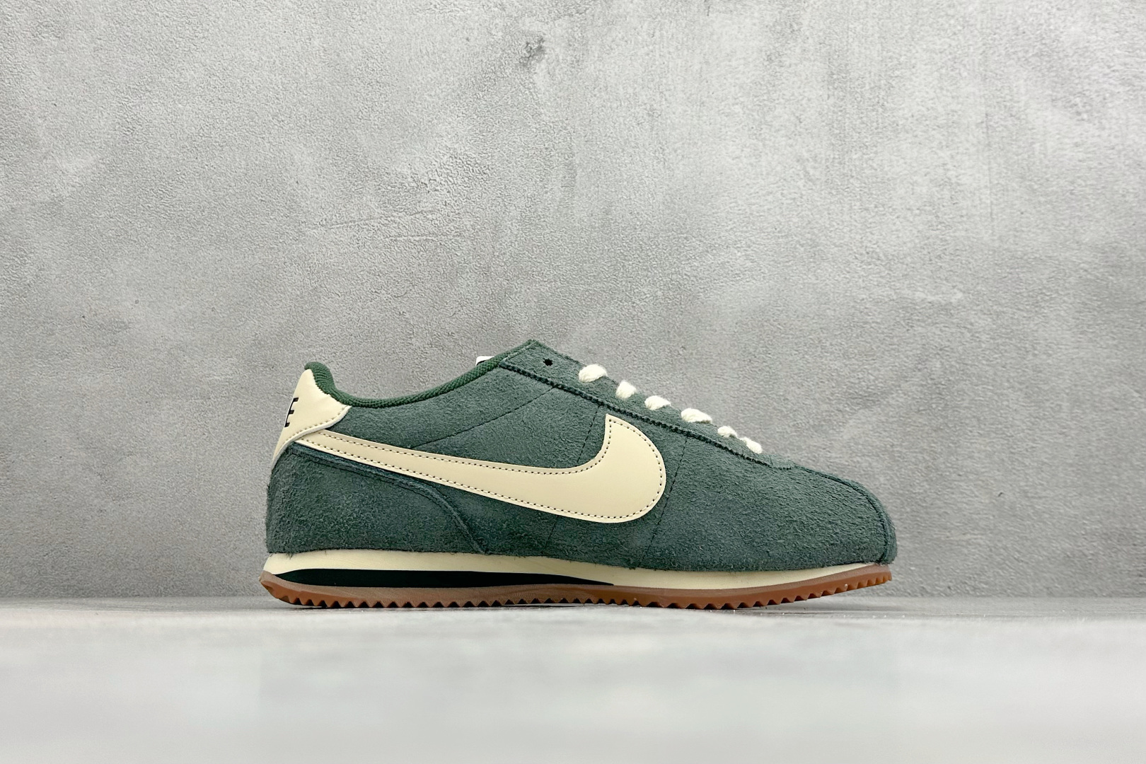 XH版NIKE CORTEZ 经典轻便舒适阿甘休闲跑步鞋 FJ2530-301