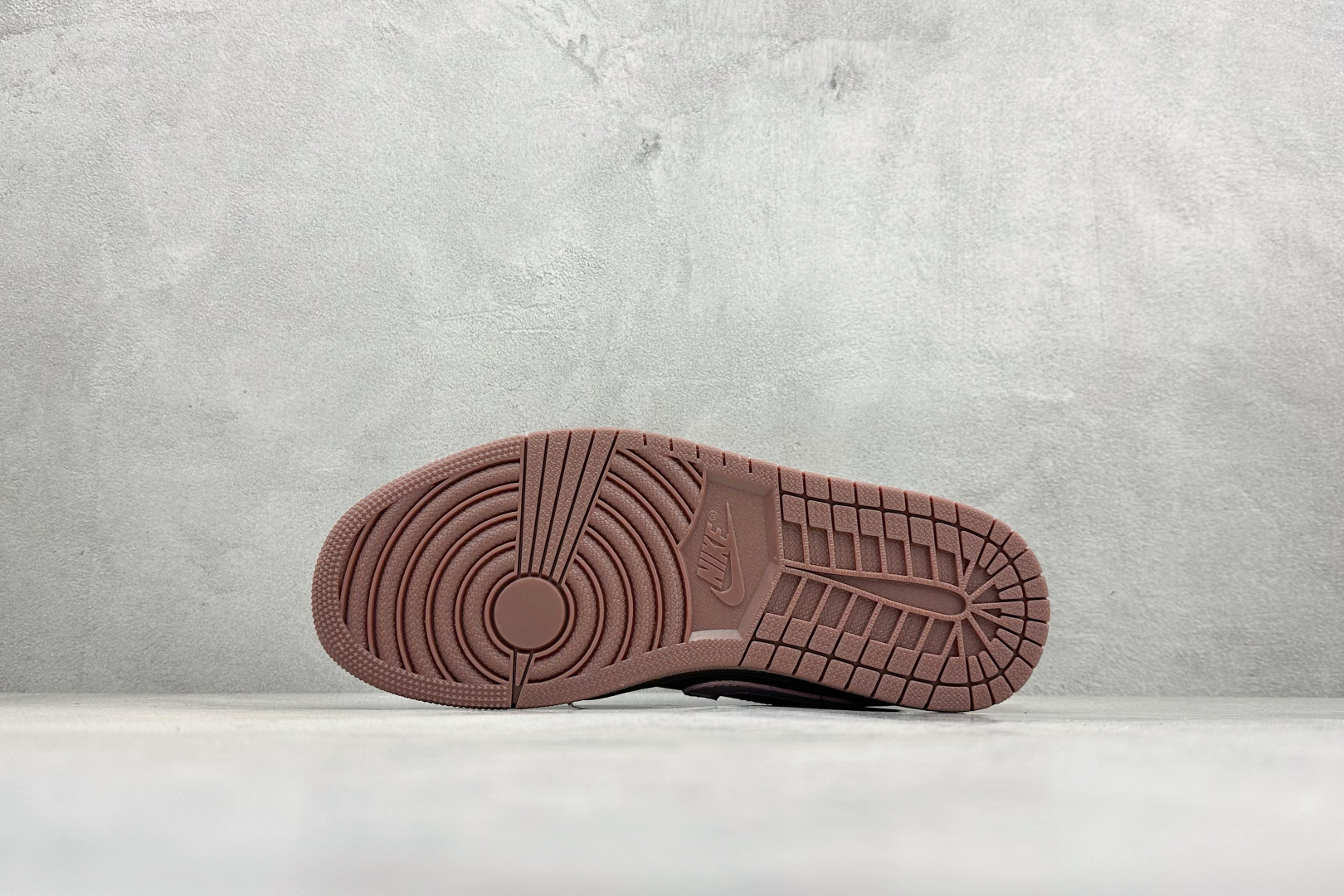 Air Jordan 1 Low 情人节巧克力棕粉 IQ9787-262 Air Jordan 1 Low 情人节巧克力棕粉 IQ9787-262