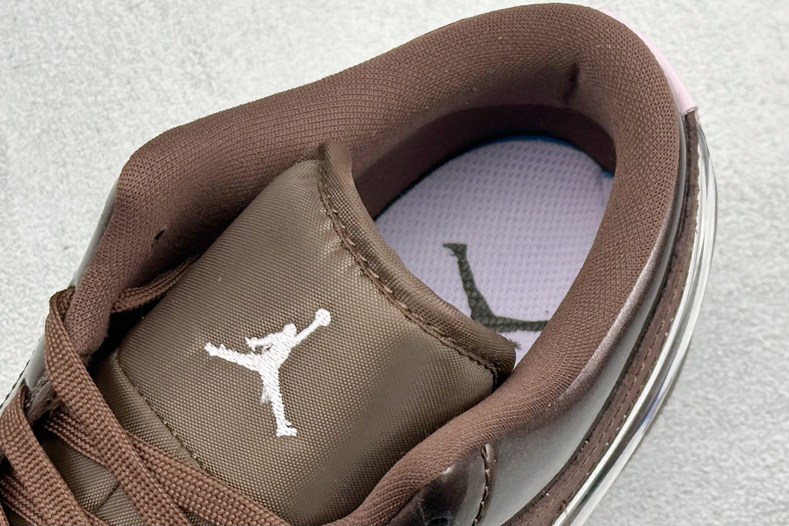 Air Jordan 1 Low 情人节巧克力棕粉 IQ9787-262 Air Jordan 1 Low 情人节巧克力棕粉 IQ9787-262