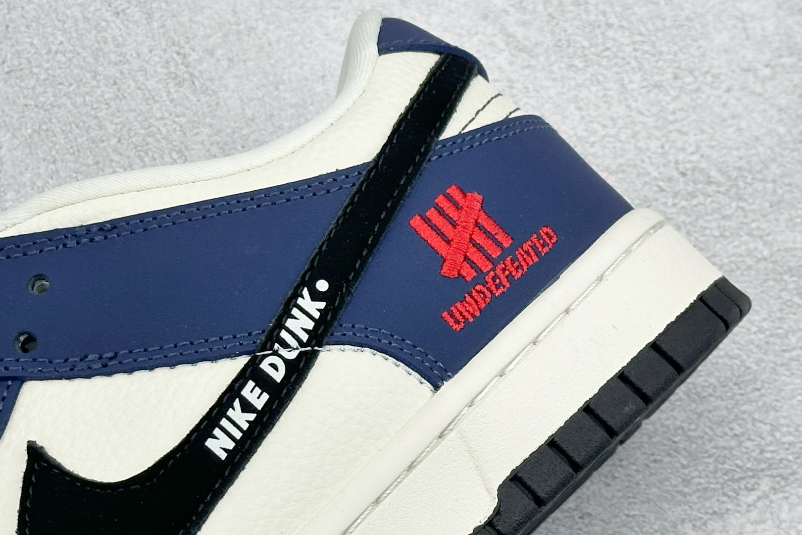 Nike SB Dunk Low“UNDEFEATED------海军蓝”海军蓝与米白撞色拼接 TX1688-019 Nike SB Dunk Low“UNDEFEATED------海军蓝”海军蓝与米白撞色拼接 TX1688-019