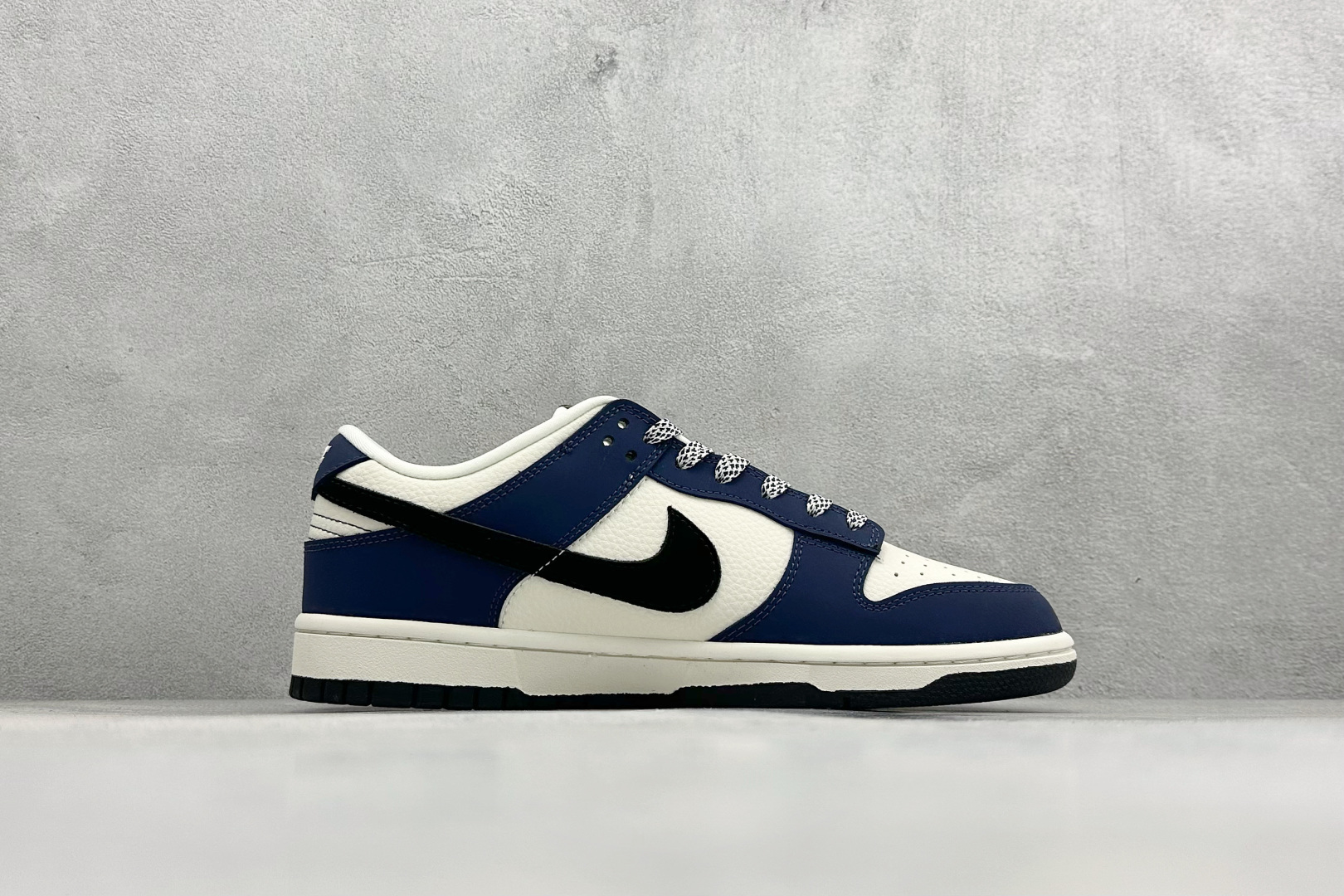 Nike SB Dunk Low“UNDEFEATED------海军蓝”海军蓝与米白撞色拼接 TX1688-019 Nike SB Dunk Low“UNDEFEATED------海军蓝”海军蓝与米白撞色拼接 TX1688-019