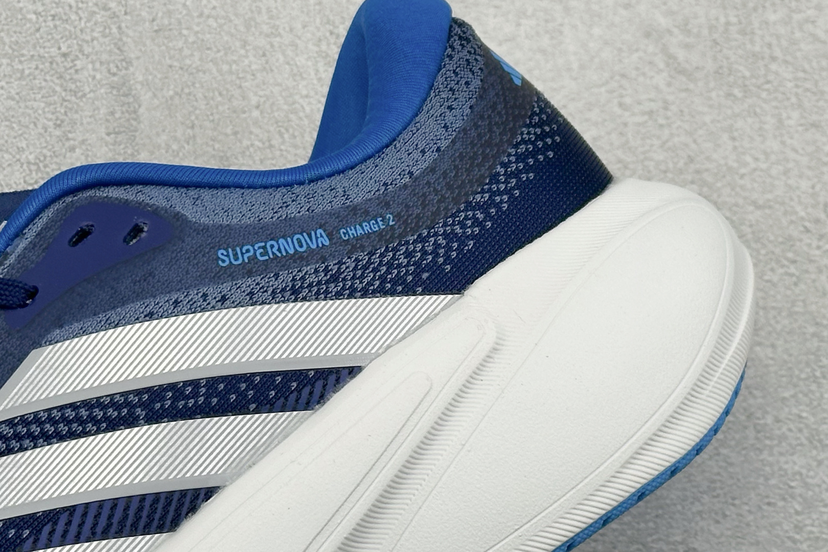 Adidas Supernova 2 阿迪达斯 减震回弹 运动透气休闲跑步鞋 D68983