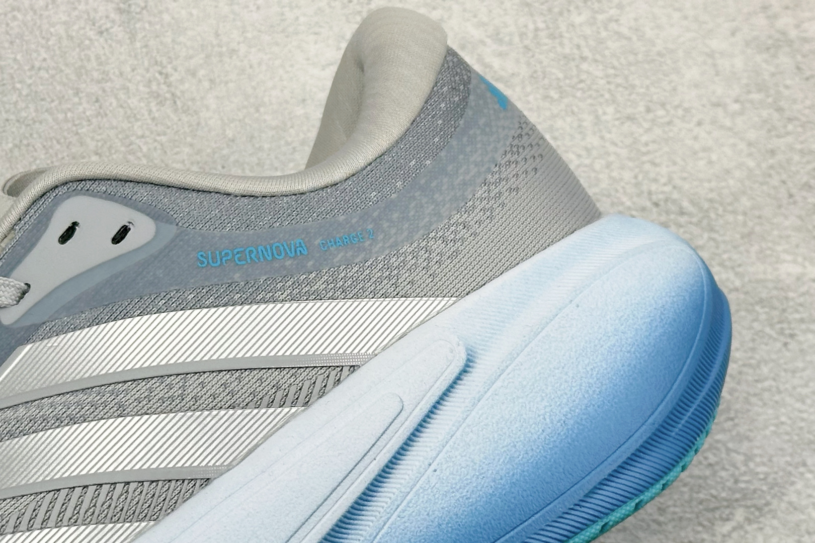 Adidas Supernova 2 阿迪达斯 减震回弹 运动透气休闲跑步鞋 D68984